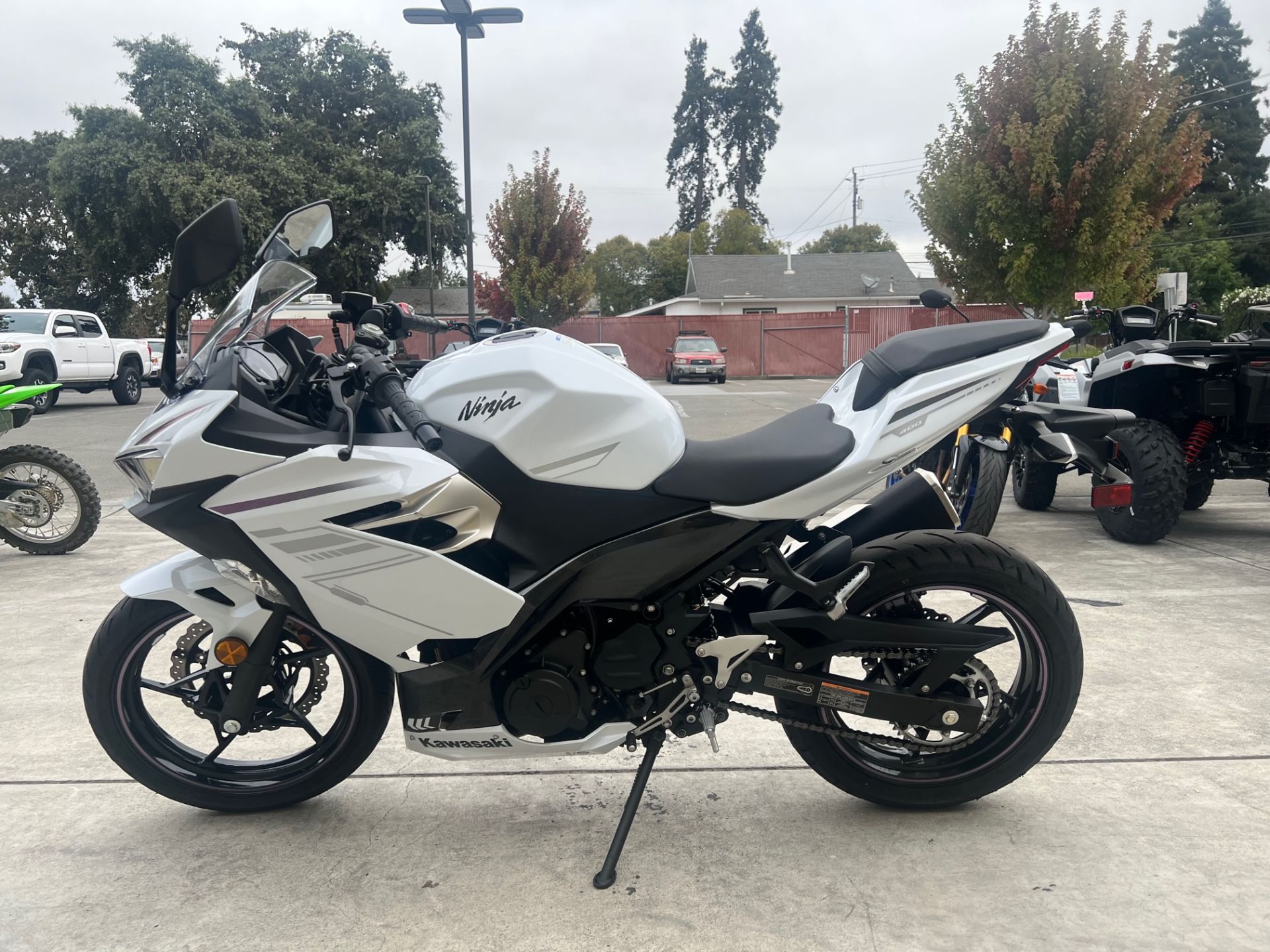 2023 Kawasaki Ninja 400 in Santa Rosa, California - Photo 3