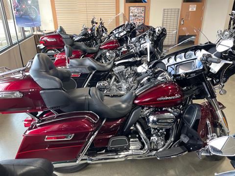 2017 Harley-Davidson Ultra Limited in Yakima, Washington - Photo 2