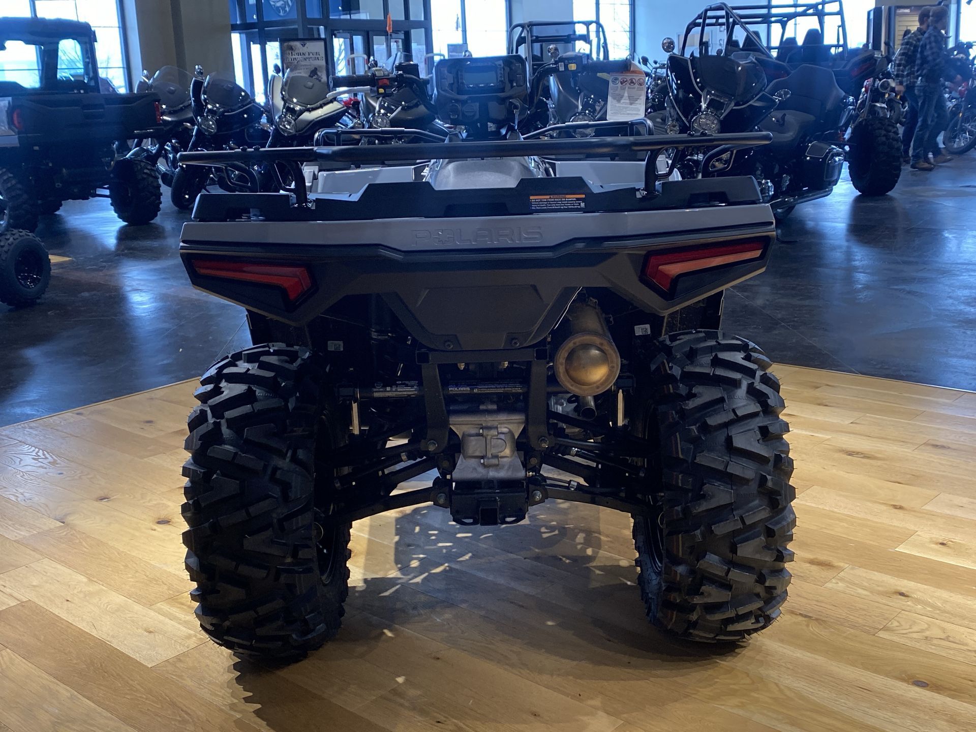 2025 Polaris Sportsman 570 Premium in Medford, Oregon - Photo 4