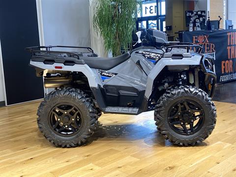 2025 Polaris Sportsman 570 Premium in Medford, Oregon - Photo 2