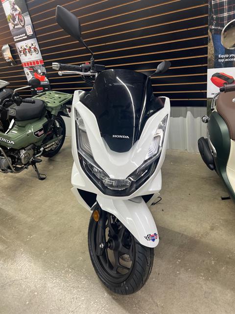 2022 Honda PCX150 in Hazard, Kentucky - Photo 2