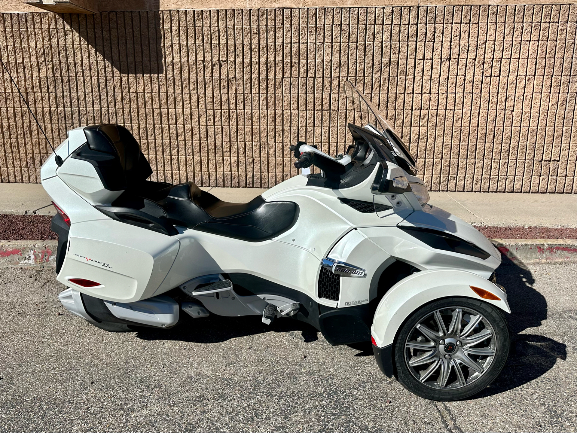 2014 Can-Am Spyder® RT SM6 in Albuquerque, New Mexico - Photo 1