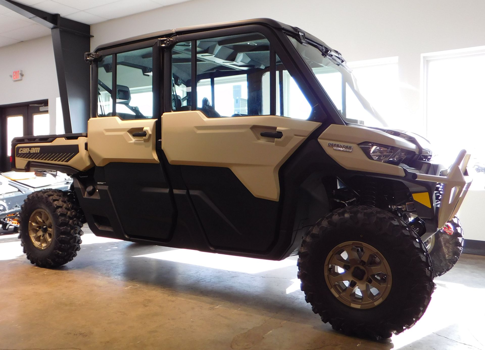 2024 Can-Am Defender MAX Limited HD10 in Laramie, Wyoming - Photo 2
