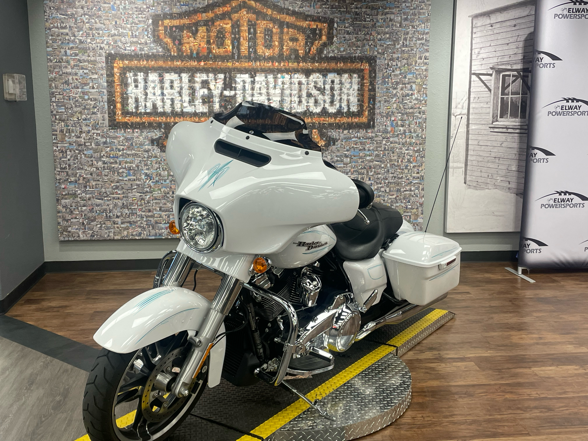 2017 Harley-Davidson Street Glide® Special in Greeley, Colorado - Photo 3