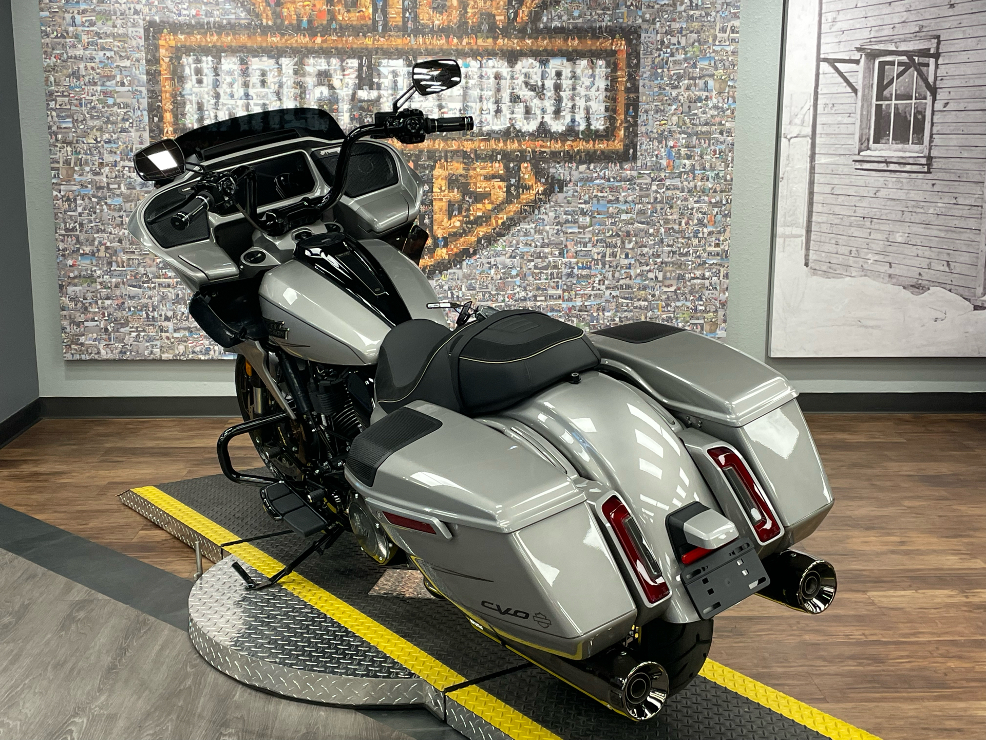 2023 Harley-Davidson CVO™ Road Glide® in Greeley, Colorado - Photo 5