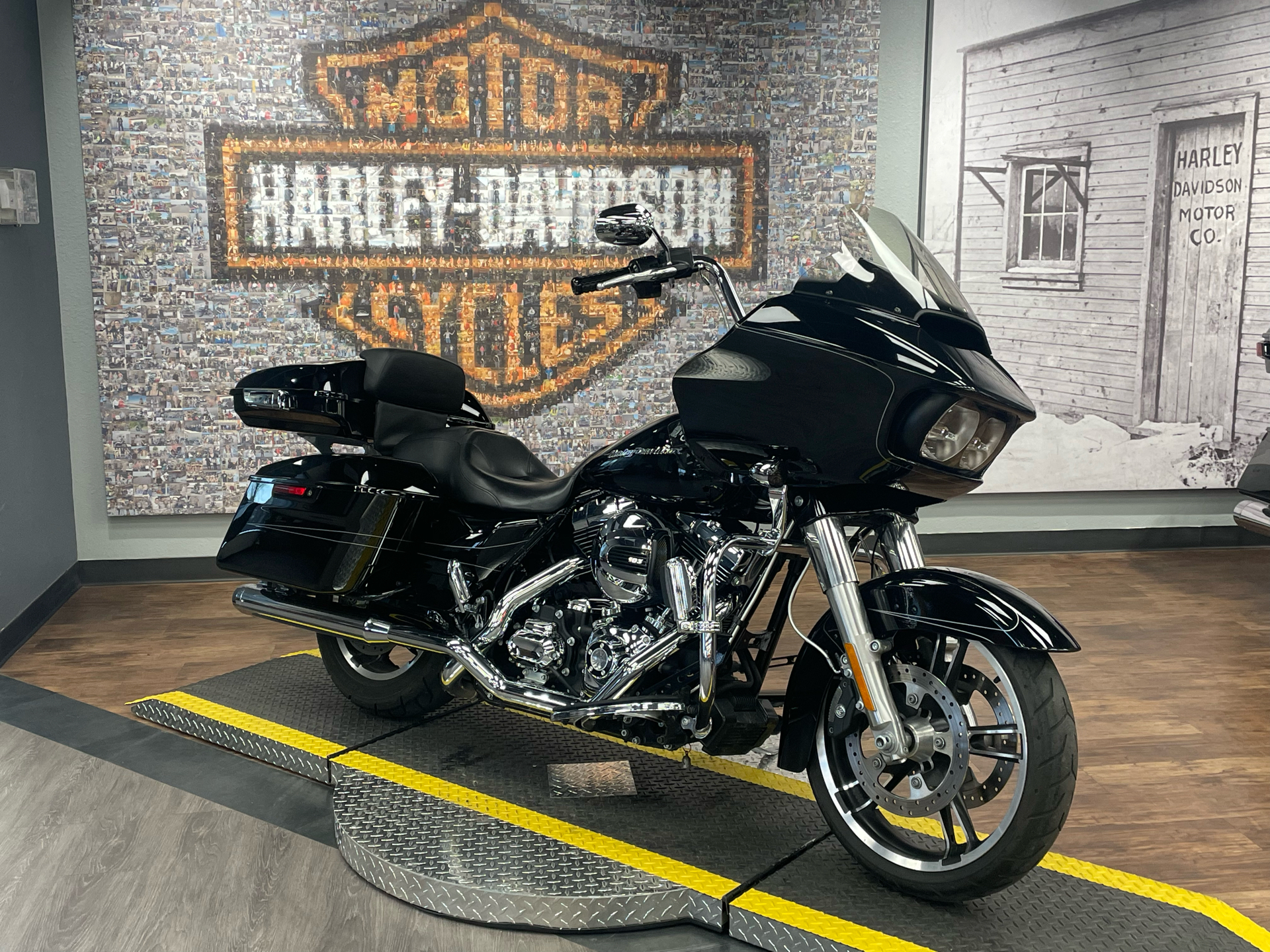 2016 Harley-Davidson FLTRXS in Greeley, Colorado - Photo 2