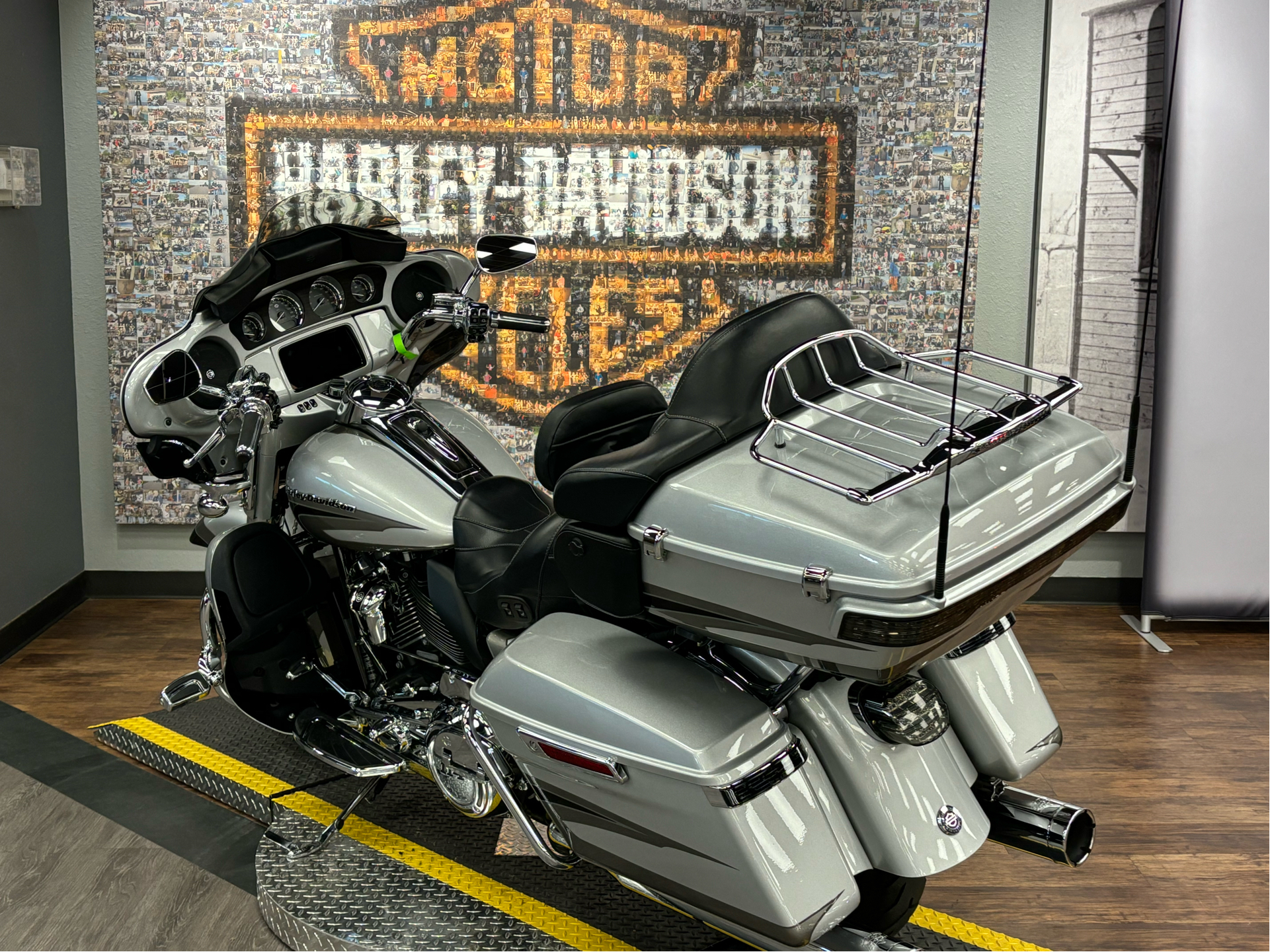 2017 Harley-Davidson CVO™ Limited in Greeley, Colorado - Photo 5