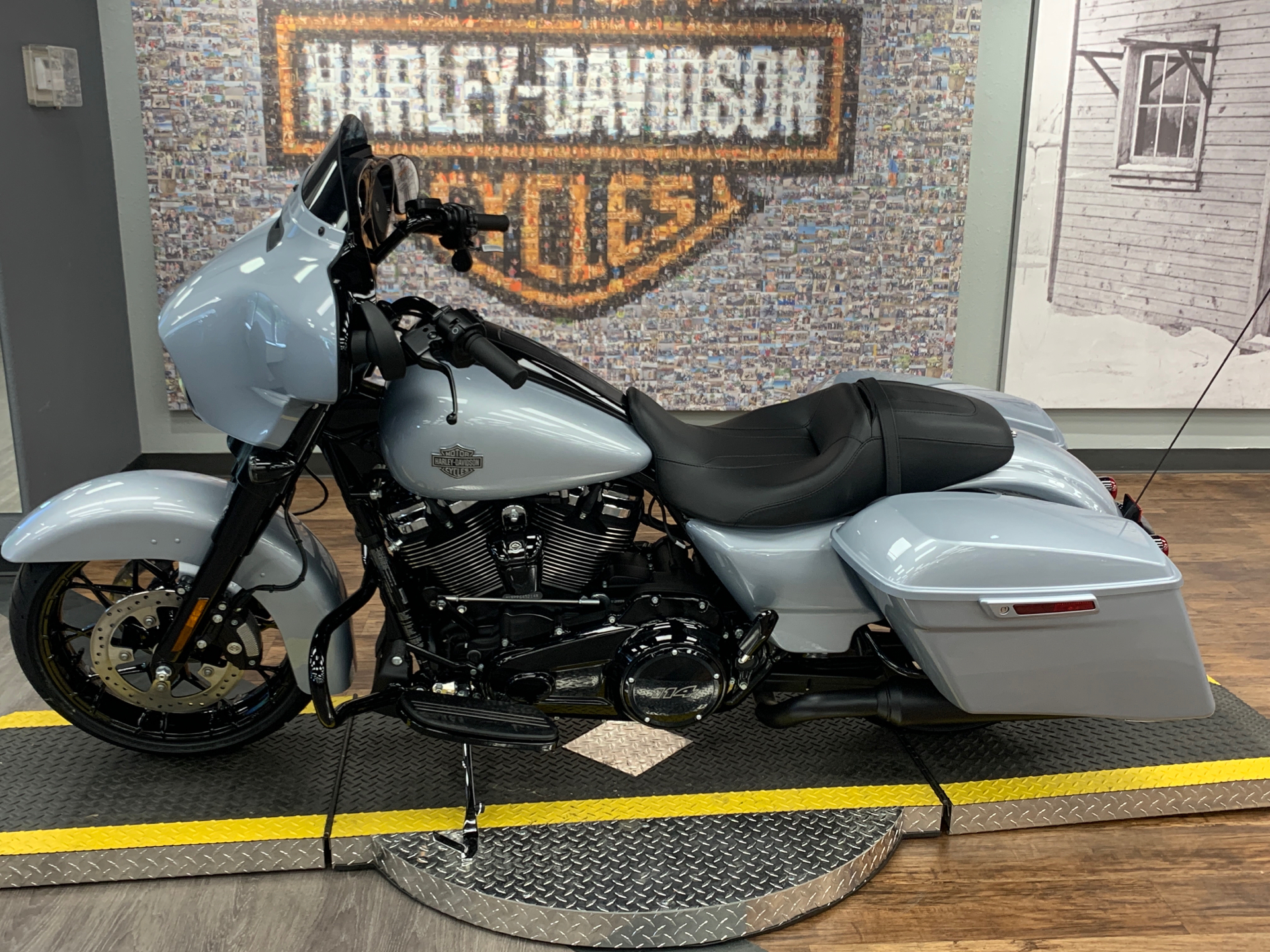 2023 Harley-Davidson Street Glide® Special in Greeley, Colorado - Photo 4