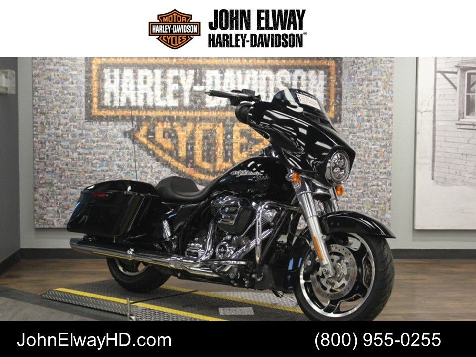 2017 Harley-Davidson Street Glide® in Greeley, Colorado - Photo 2