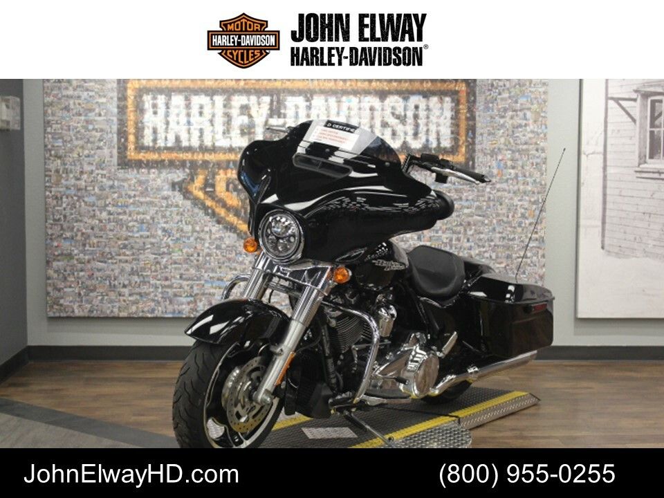 2017 Harley-Davidson Street Glide® in Greeley, Colorado - Photo 3