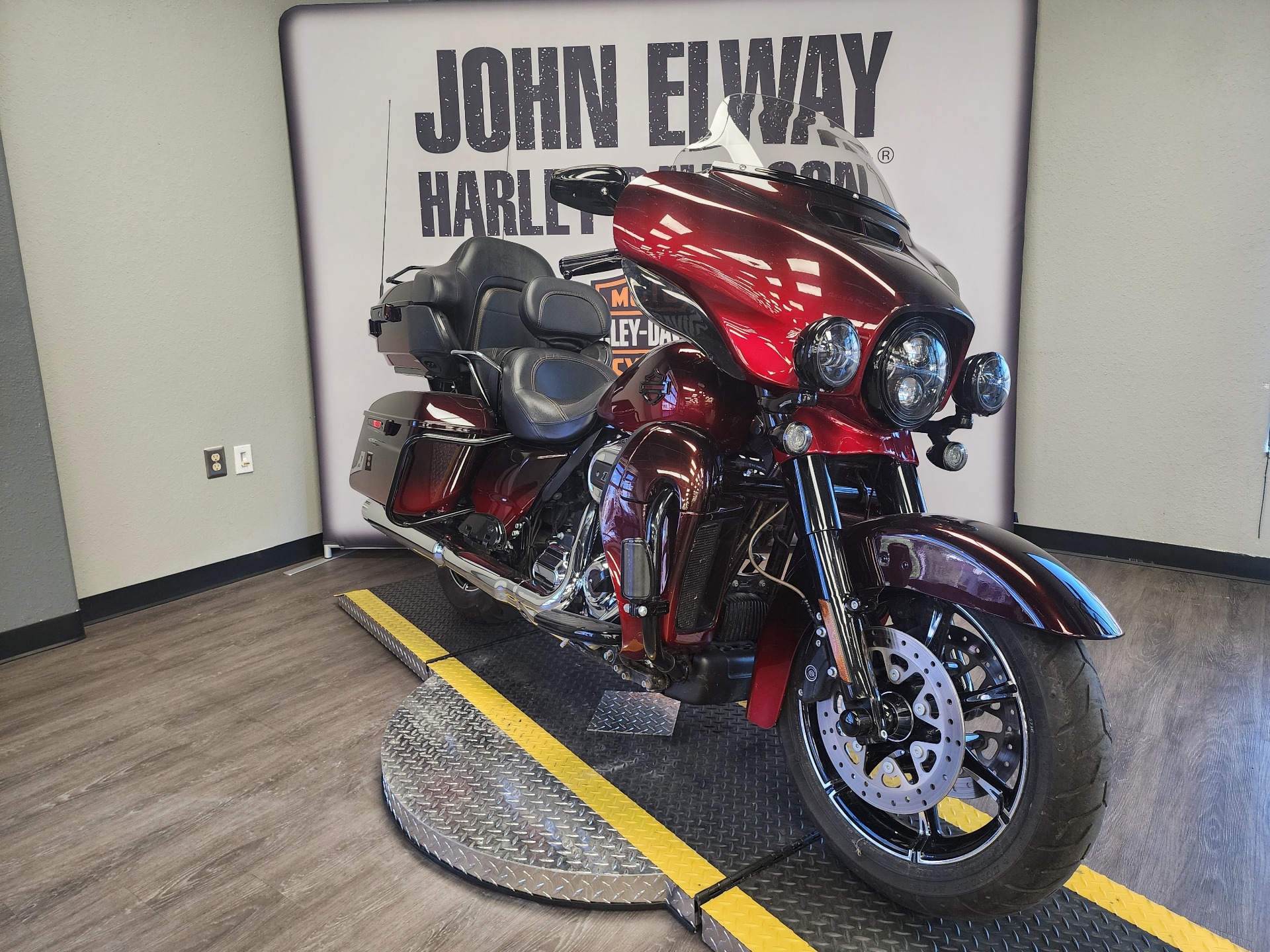 2018 Harley-Davidson CVO™ Limited in Greeley, Colorado - Photo 2