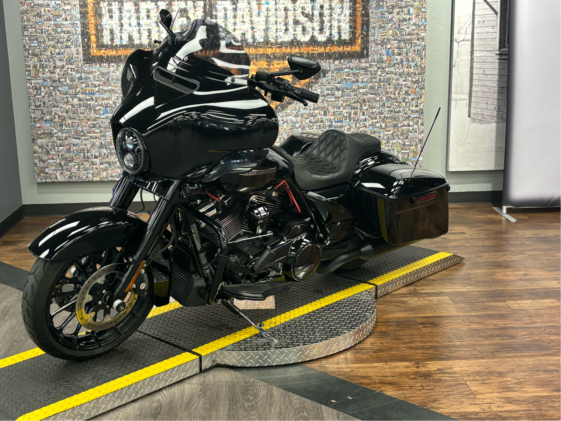 2019 Harley-Davidson Street Glide® Special in Greeley, Colorado - Photo 3
