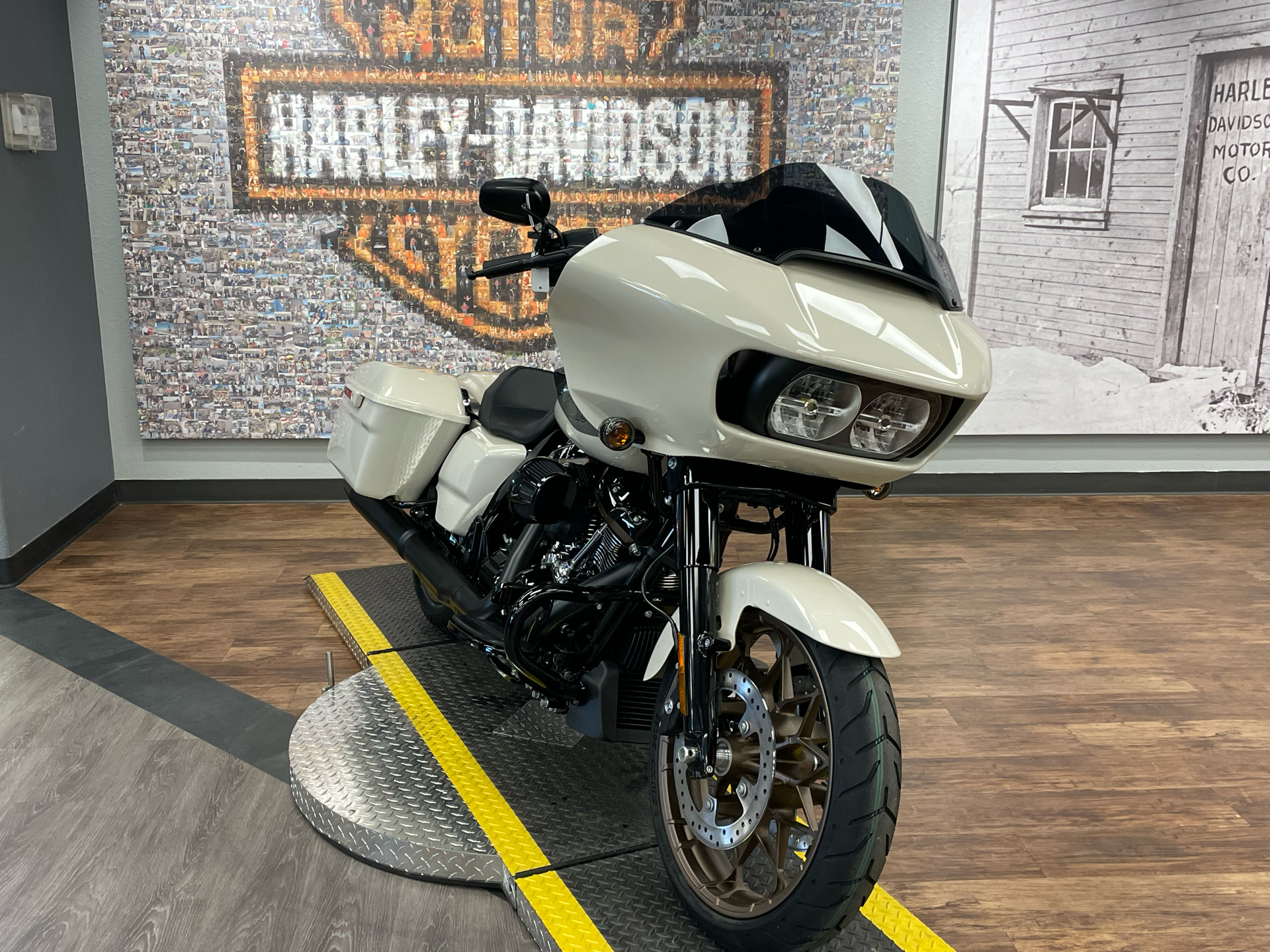 2023 Harley-Davidson Road Glide® ST in Greeley, Colorado - Photo 2