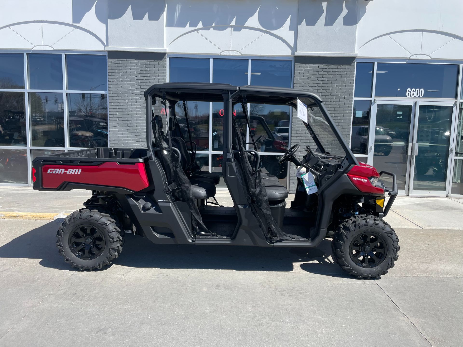 2024 Can-Am Defender MAX XT HD10 in Lincoln, Nebraska - Photo 1