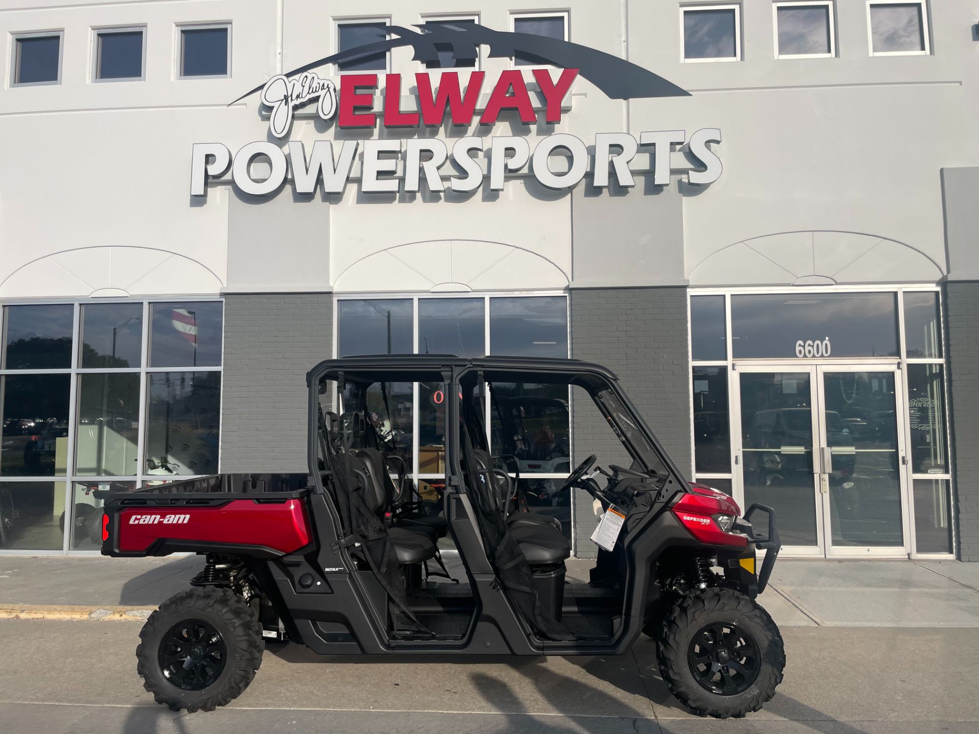 2024 Can-Am Defender MAX XT HD10 in Lincoln, Nebraska - Photo 4