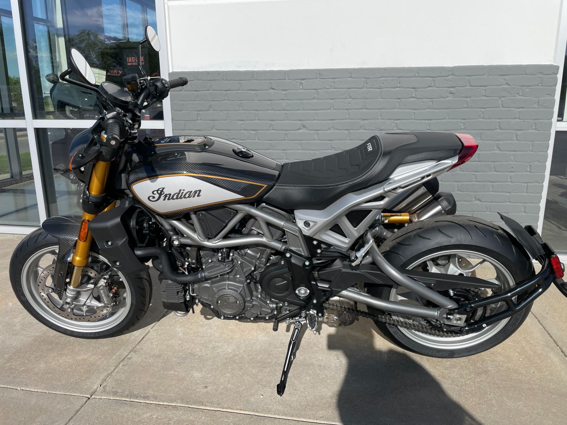 2023 Indian Motorcycle FTR R Carbon in Lincoln, Nebraska - Photo 1