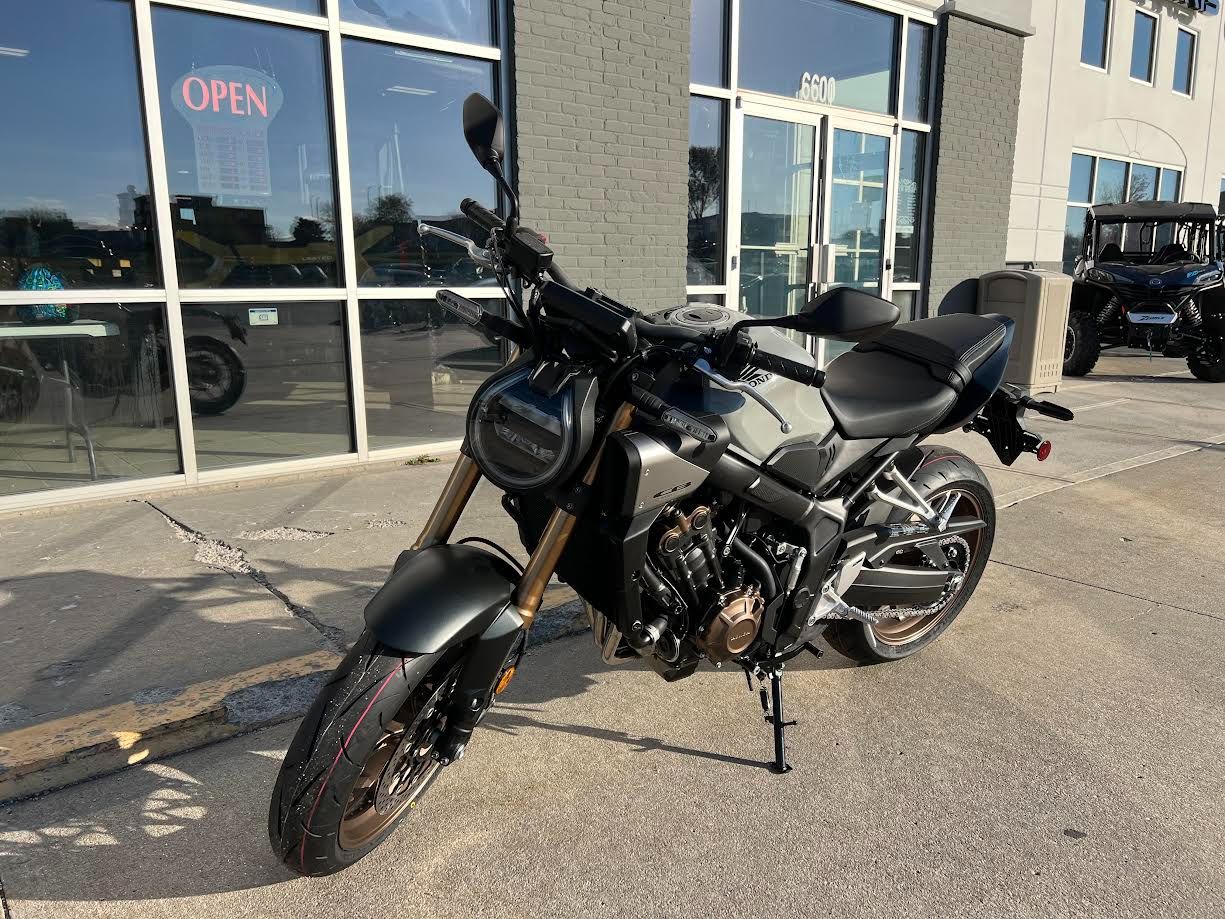 2024 Honda CB650R ABS in Lincoln, Nebraska - Photo 2