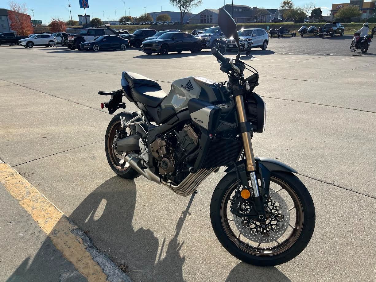 2024 Honda CB650R ABS in Lincoln, Nebraska - Photo 3