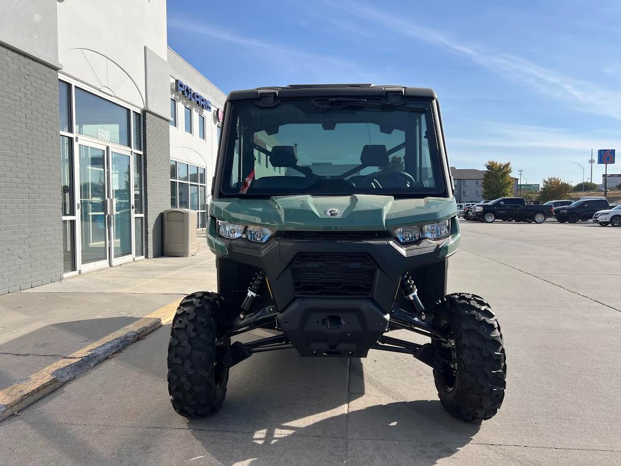 2025 Can-Am Defender DPS CAB in Lincoln, Nebraska - Photo 3