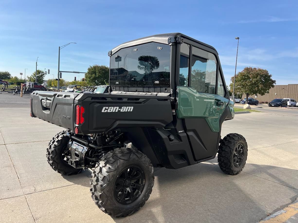 2025 Can-Am Defender DPS CAB in Lincoln, Nebraska - Photo 5