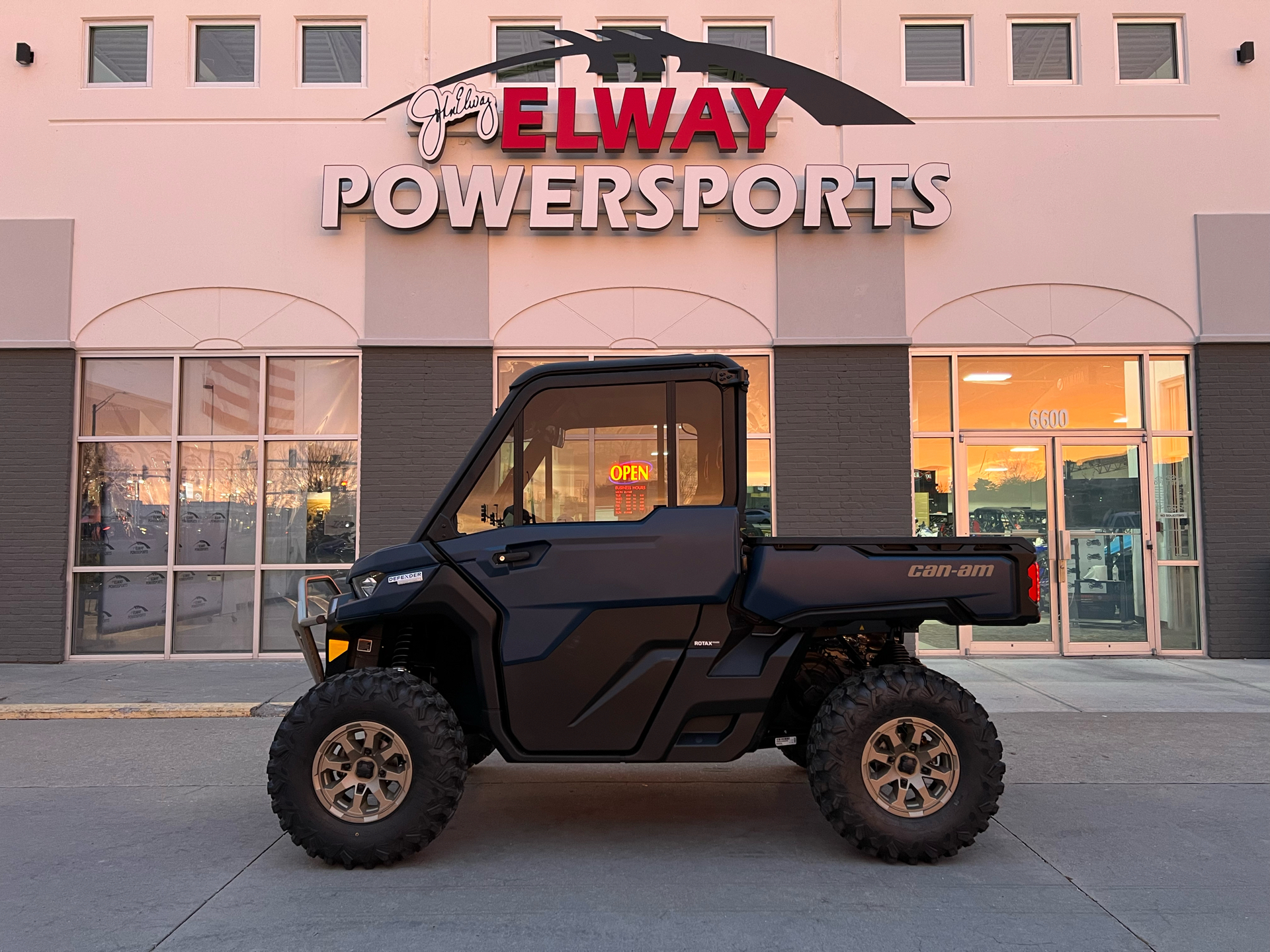 2025 Can-Am Defender Limited in Lincoln, Nebraska - Photo 1