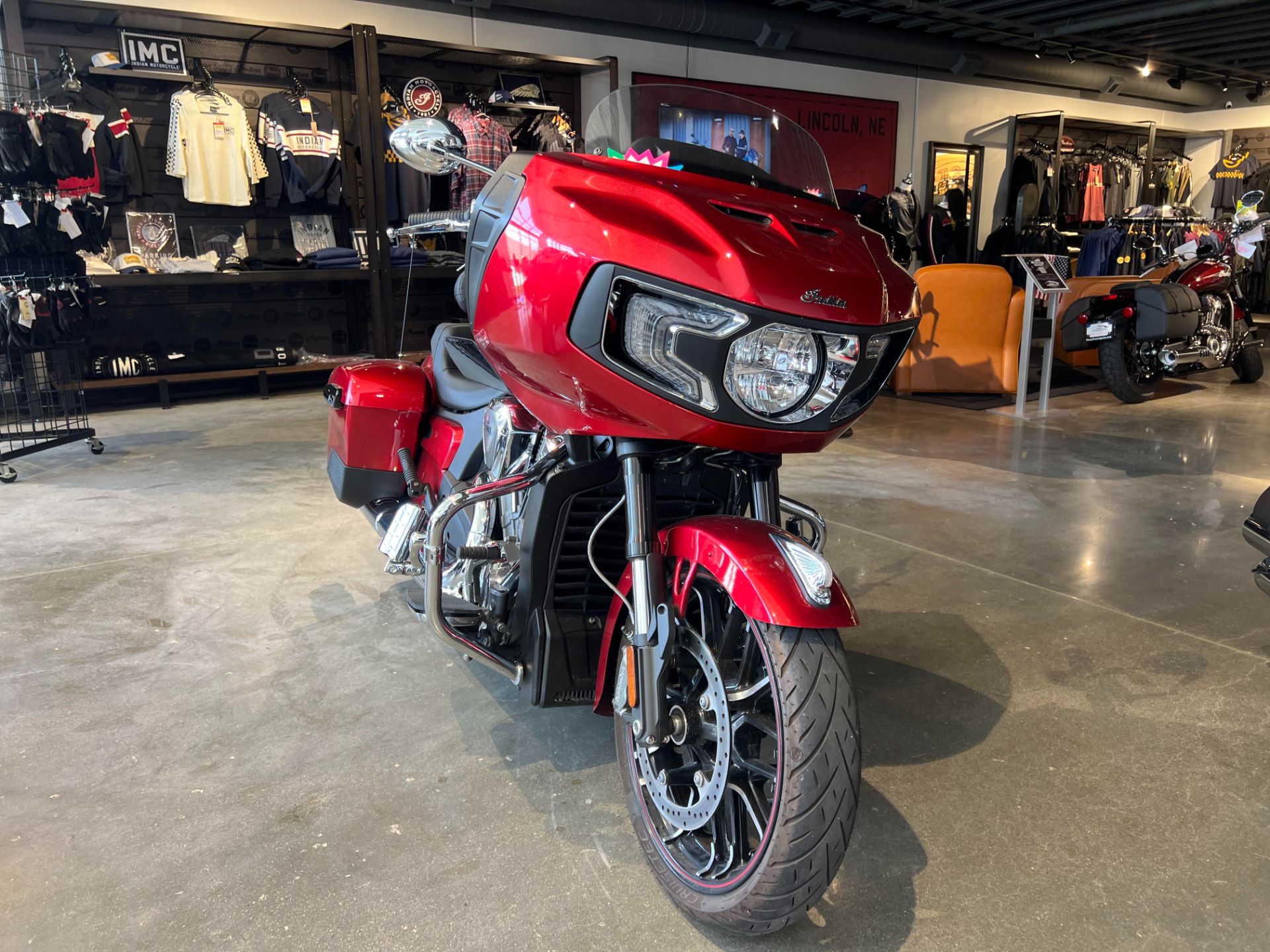 2021 Indian Motorcycle Challenger® Limited in Lincoln, Nebraska - Photo 2