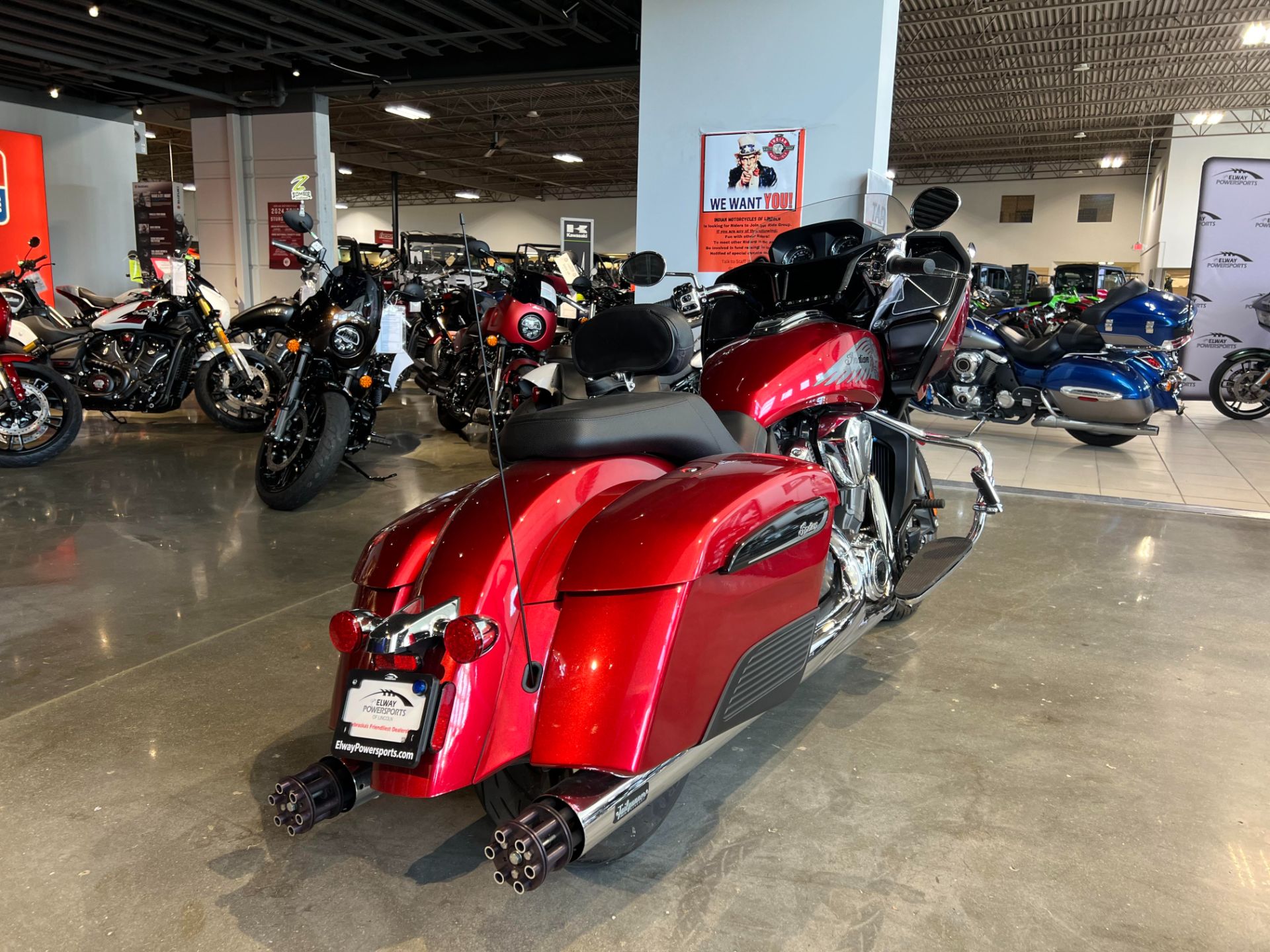 2021 Indian Motorcycle Challenger® Limited in Lincoln, Nebraska - Photo 3