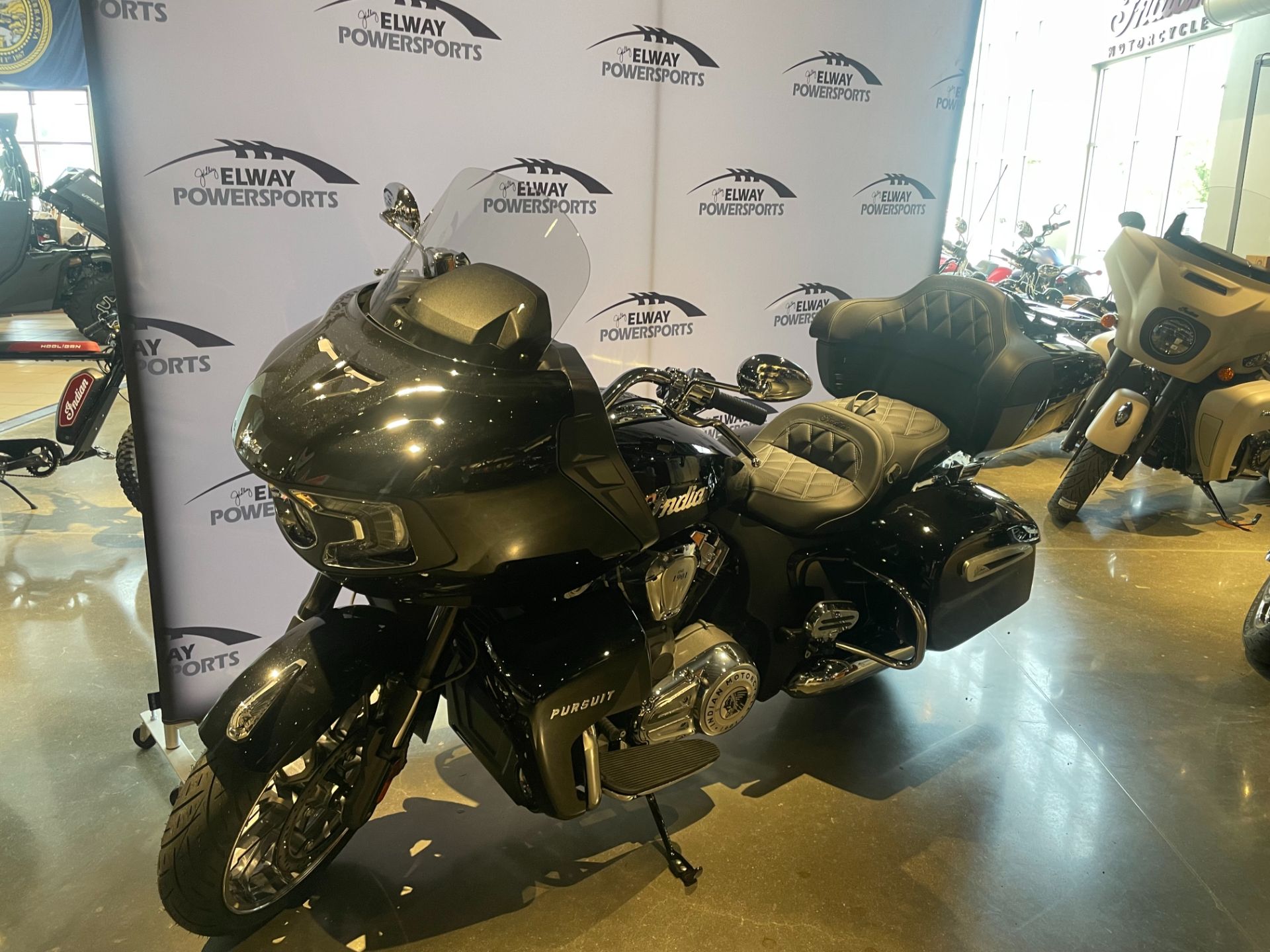 2023 Indian Motorcycle Pursuit® Limited with Premium Package in Lincoln, Nebraska - Photo 4