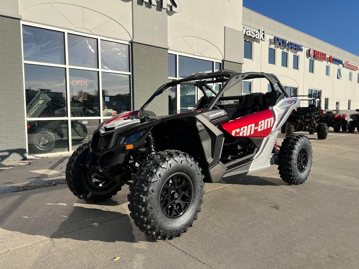 2025 Can-Am Maverick X3 DS Turbo in Lincoln, Nebraska - Photo 2