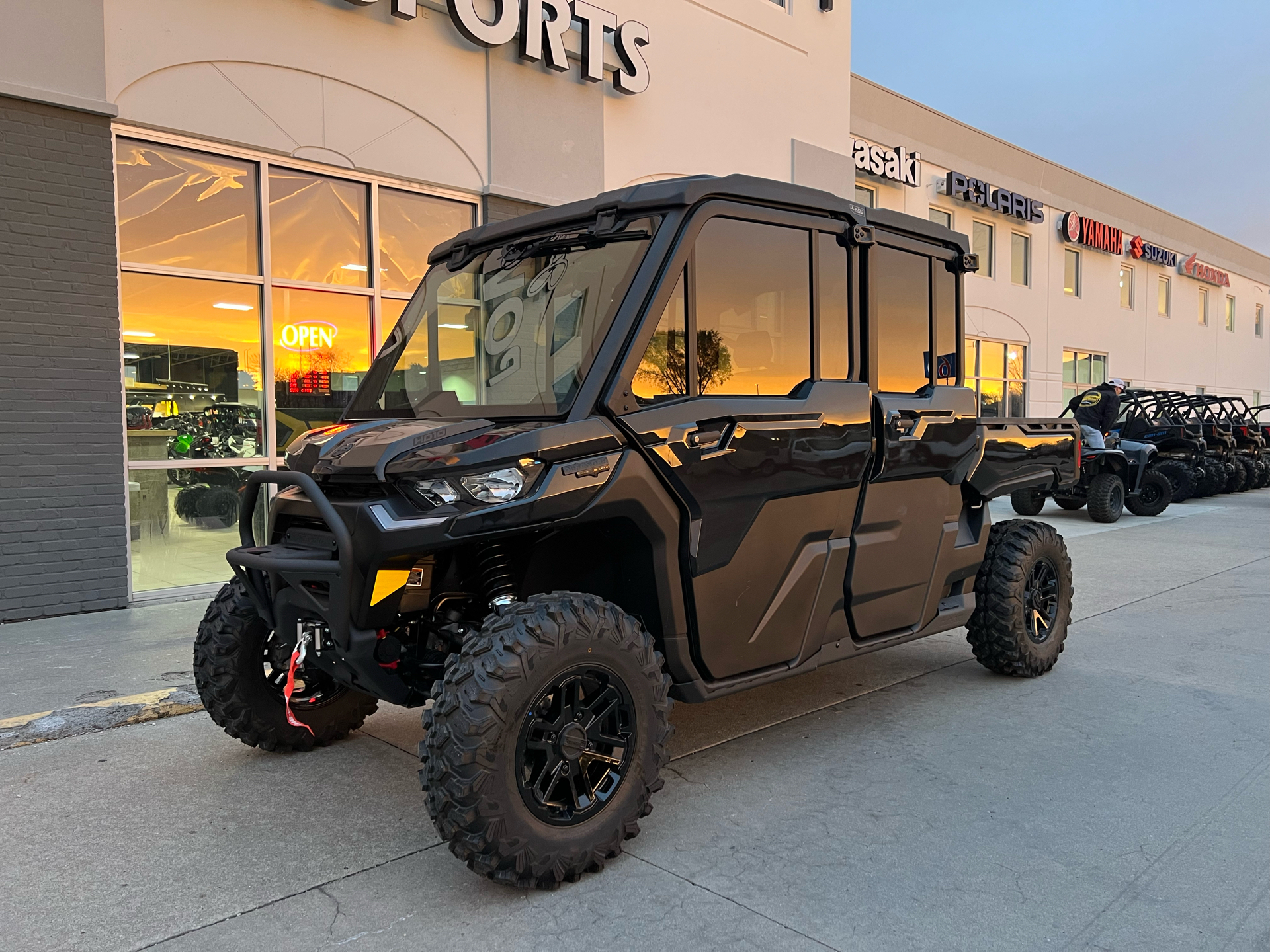 2025 Can-Am Defender MAX Lone Star CAB in Lincoln, Nebraska - Photo 2