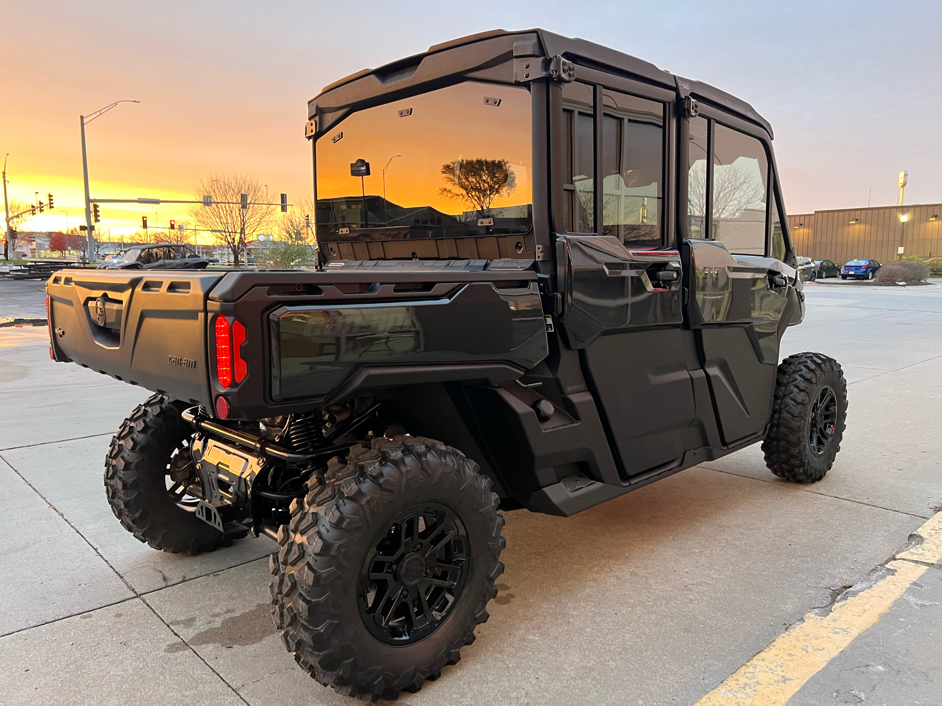 2025 Can-Am Defender MAX Lone Star CAB in Lincoln, Nebraska - Photo 6