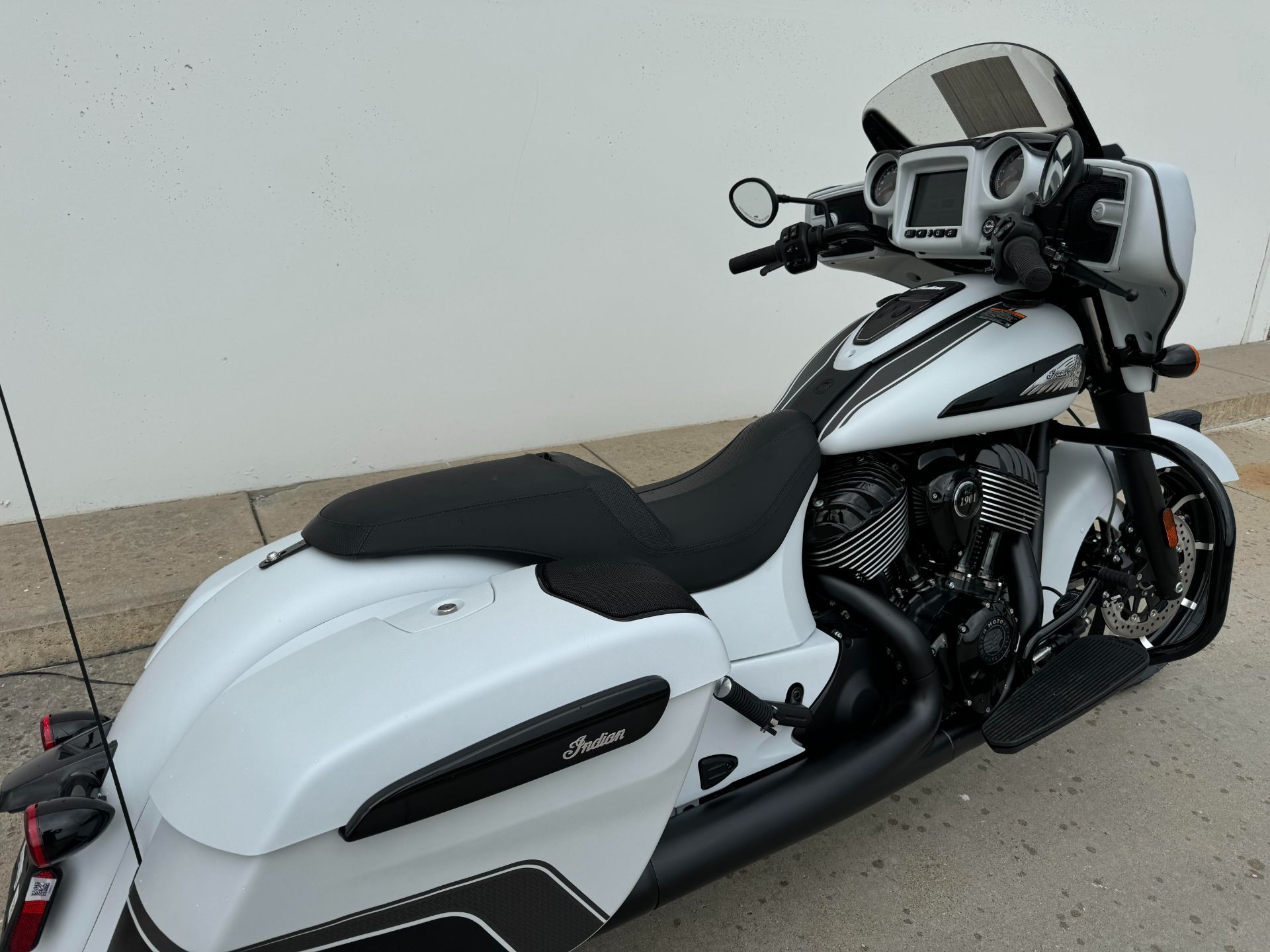 2024 Indian Motorcycle Chieftain® Dark Horse® with PowerBand Audio Package in Lincoln, Nebraska - Photo 2