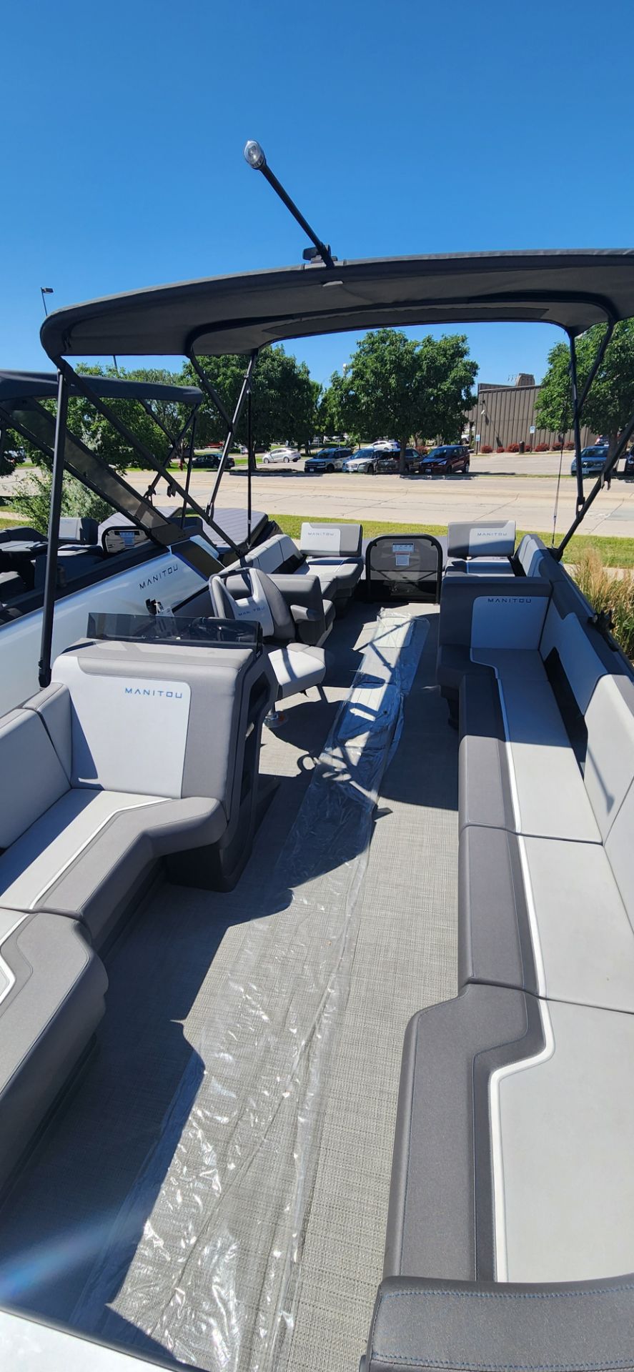 2024 Manitou Cruise 22 MAX Bench in Lincoln, Nebraska - Photo 6