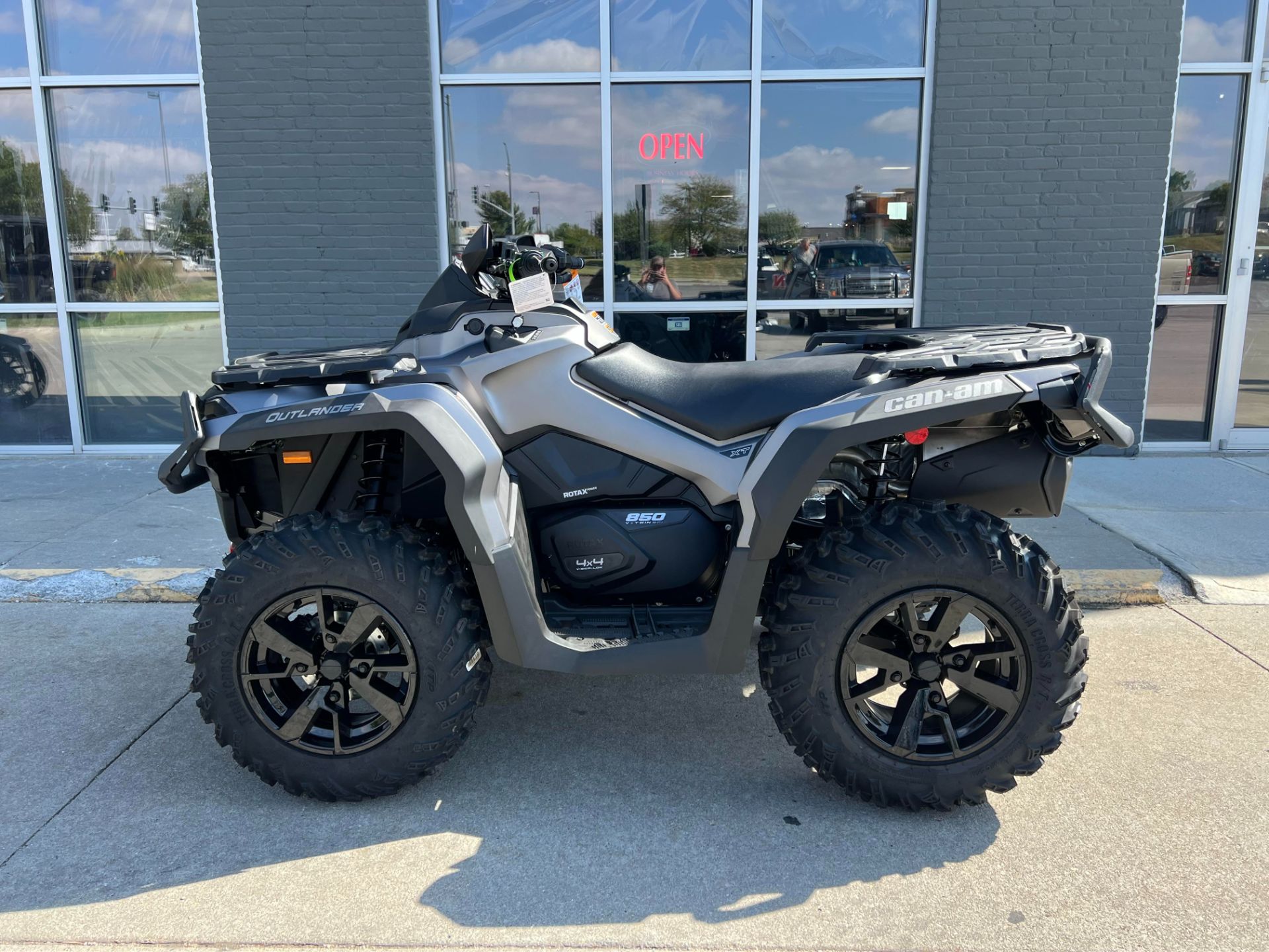 2024 Can-Am Outlander MAX XT 850 in Lincoln, Nebraska - Photo 1