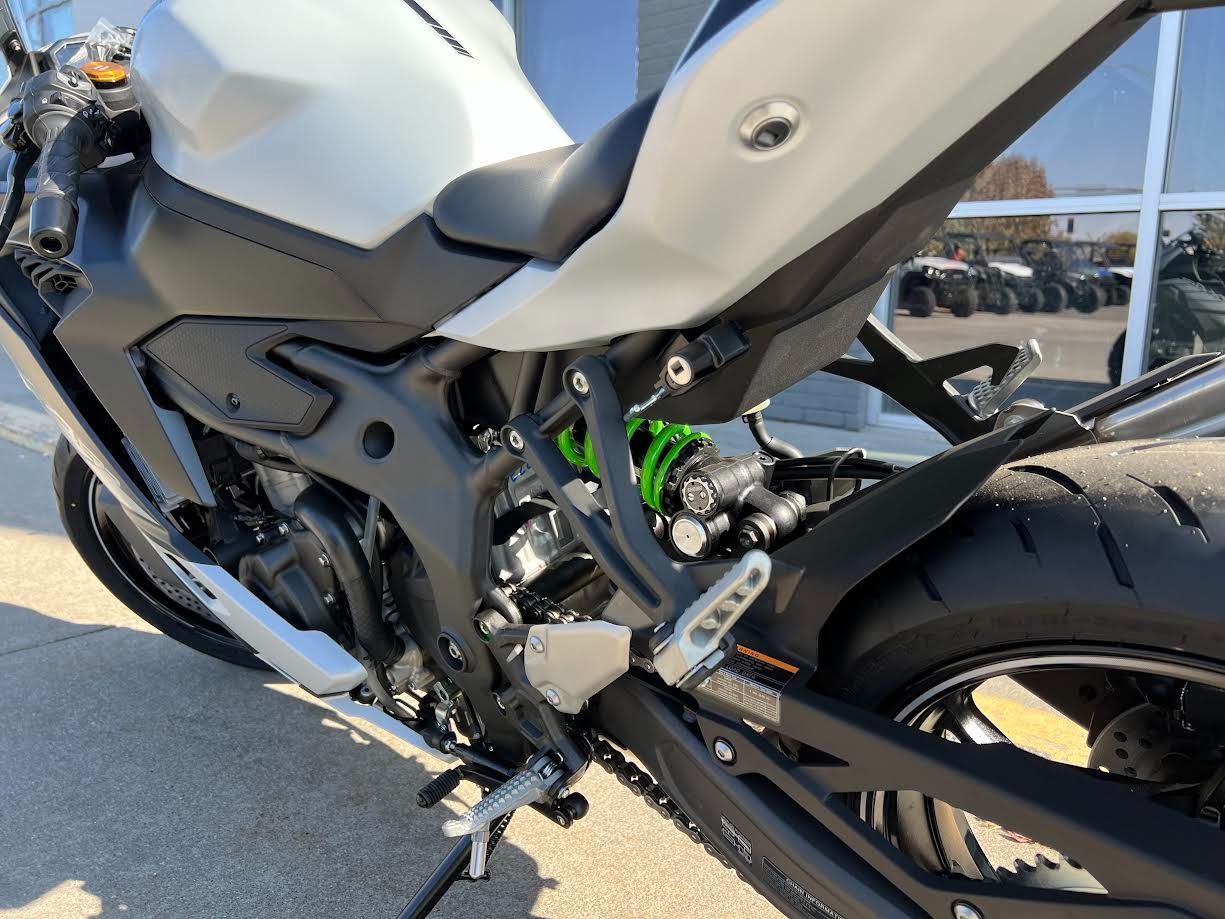 2025 Kawasaki Ninja ZX-4RR ABS in Lincoln, Nebraska - Photo 5