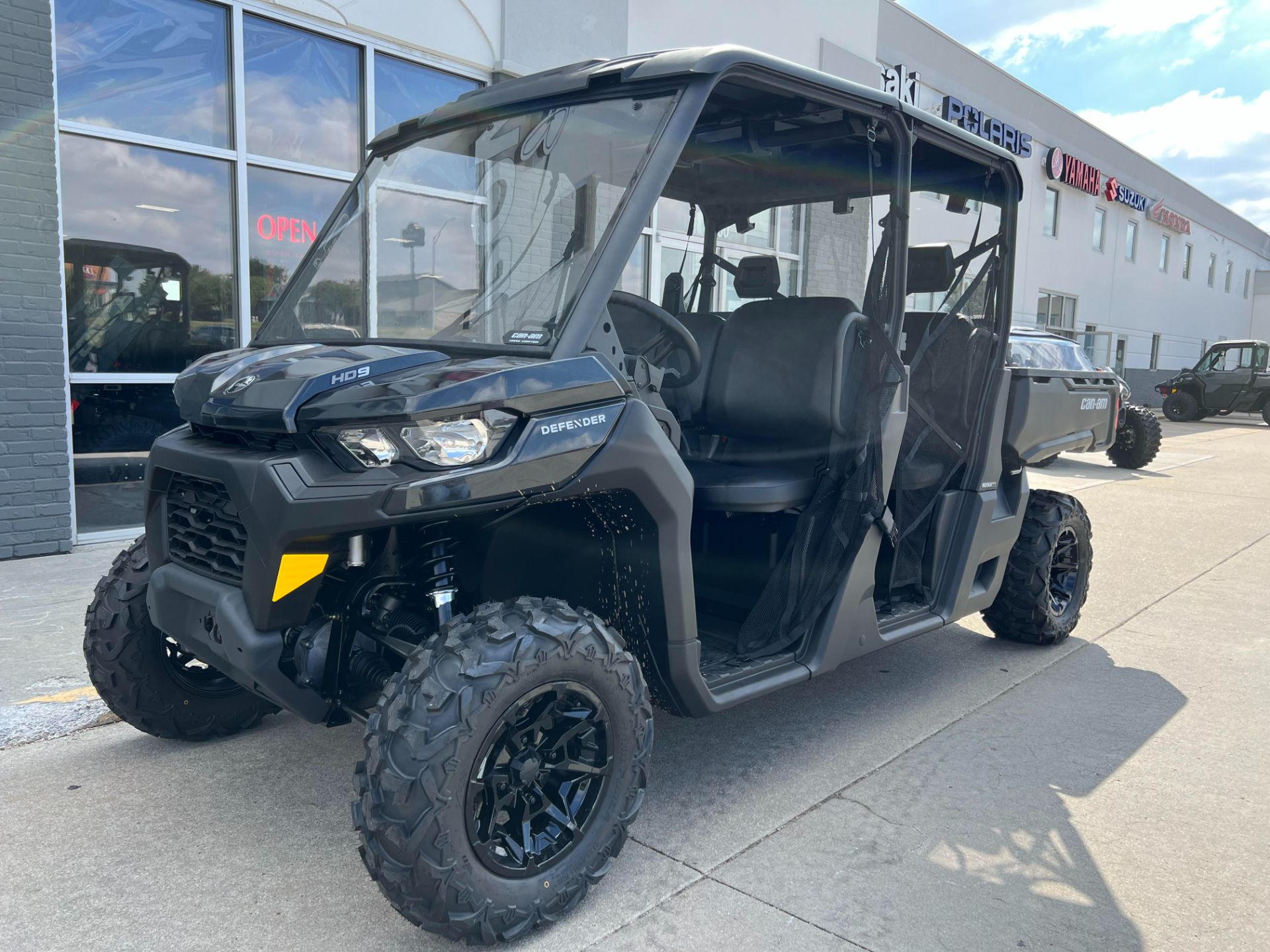 2025 Can-Am Defender MAX DPS HD9 in Lincoln, Nebraska - Photo 2