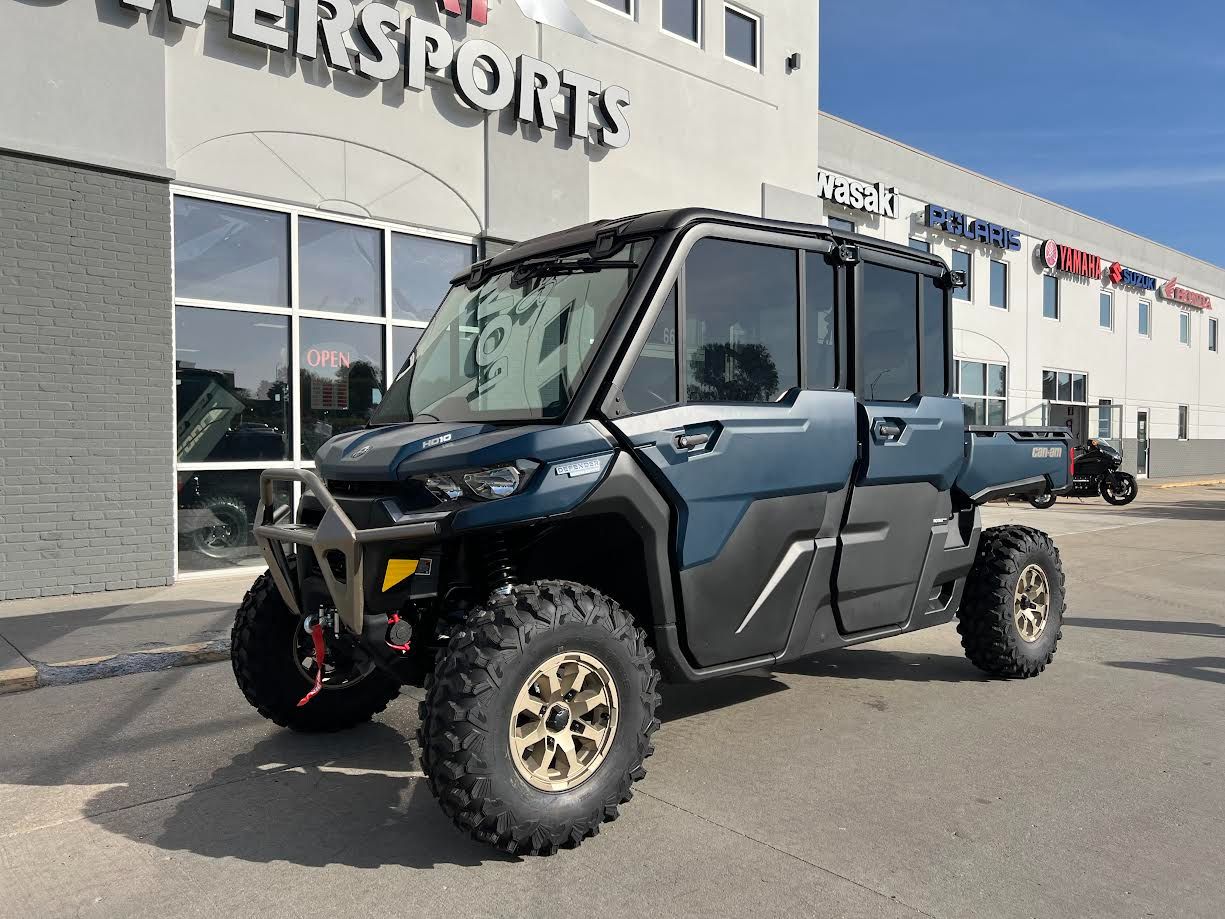 2025 Can-Am Defender MAX Limited in Lincoln, Nebraska - Photo 2