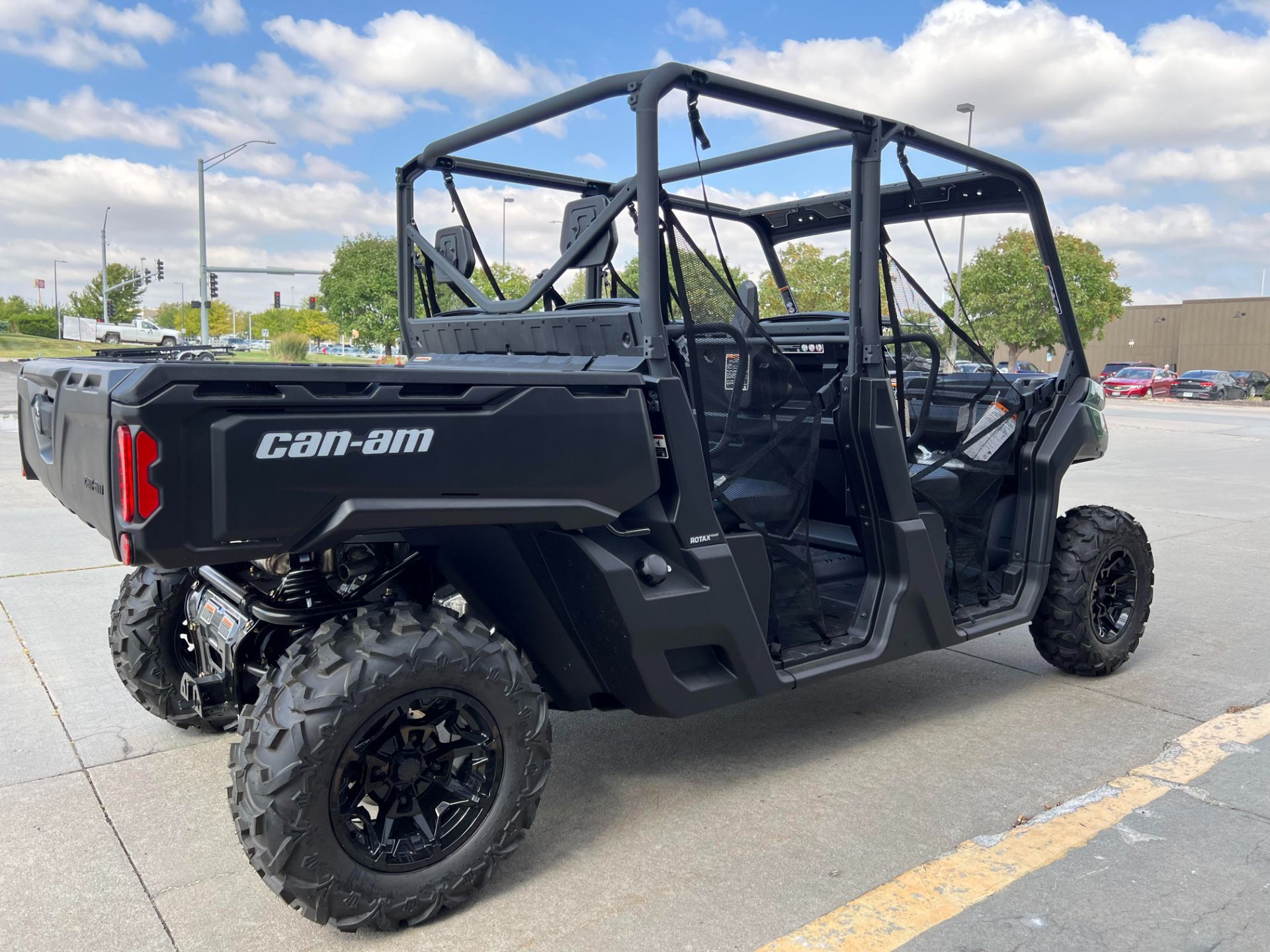 2025 Can-Am Defender MAX DPS HD9 in Lincoln, Nebraska - Photo 5