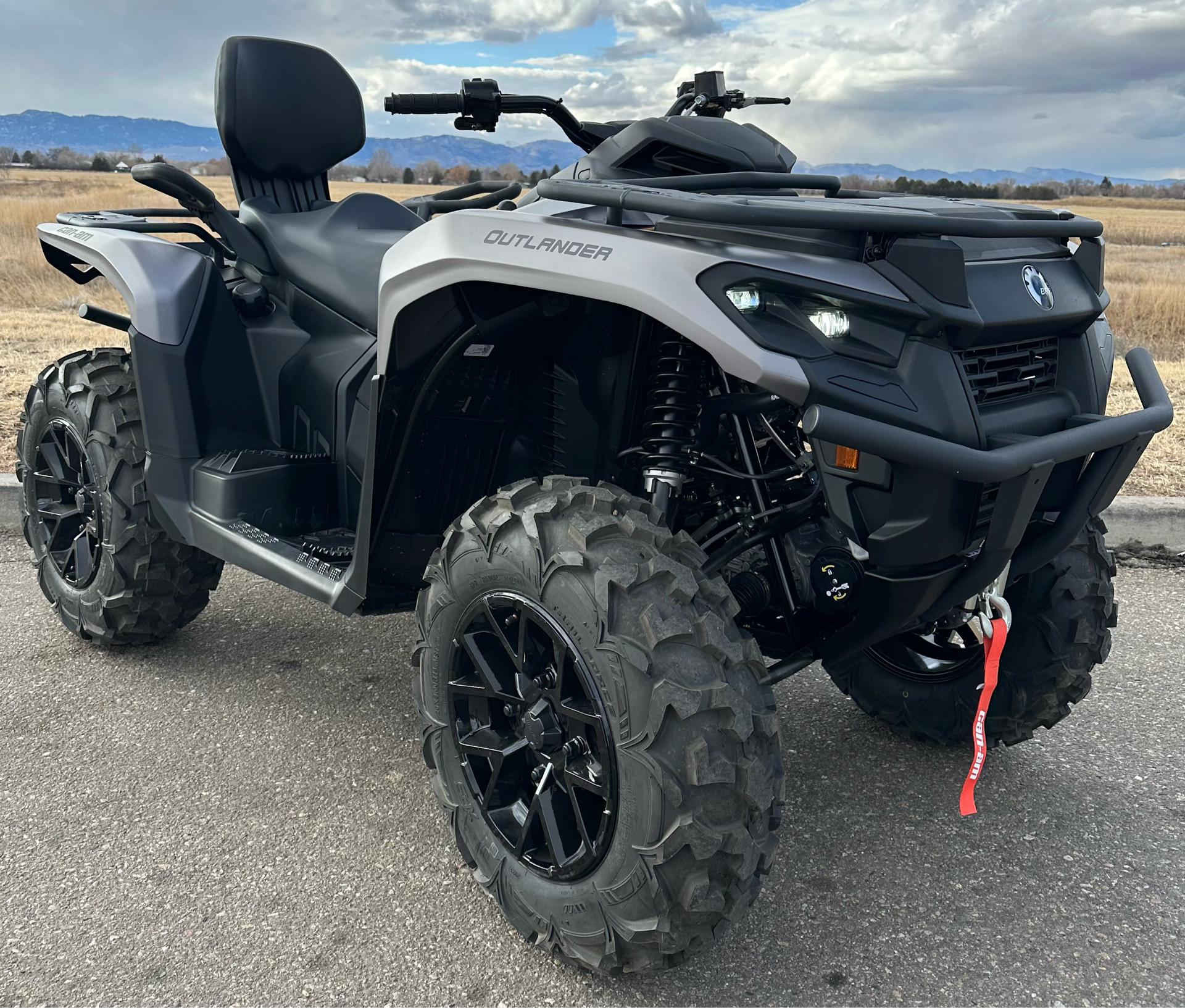 2024 Can-Am Outlander MAX XT 700 in Fort Collins, Colorado - Photo 1