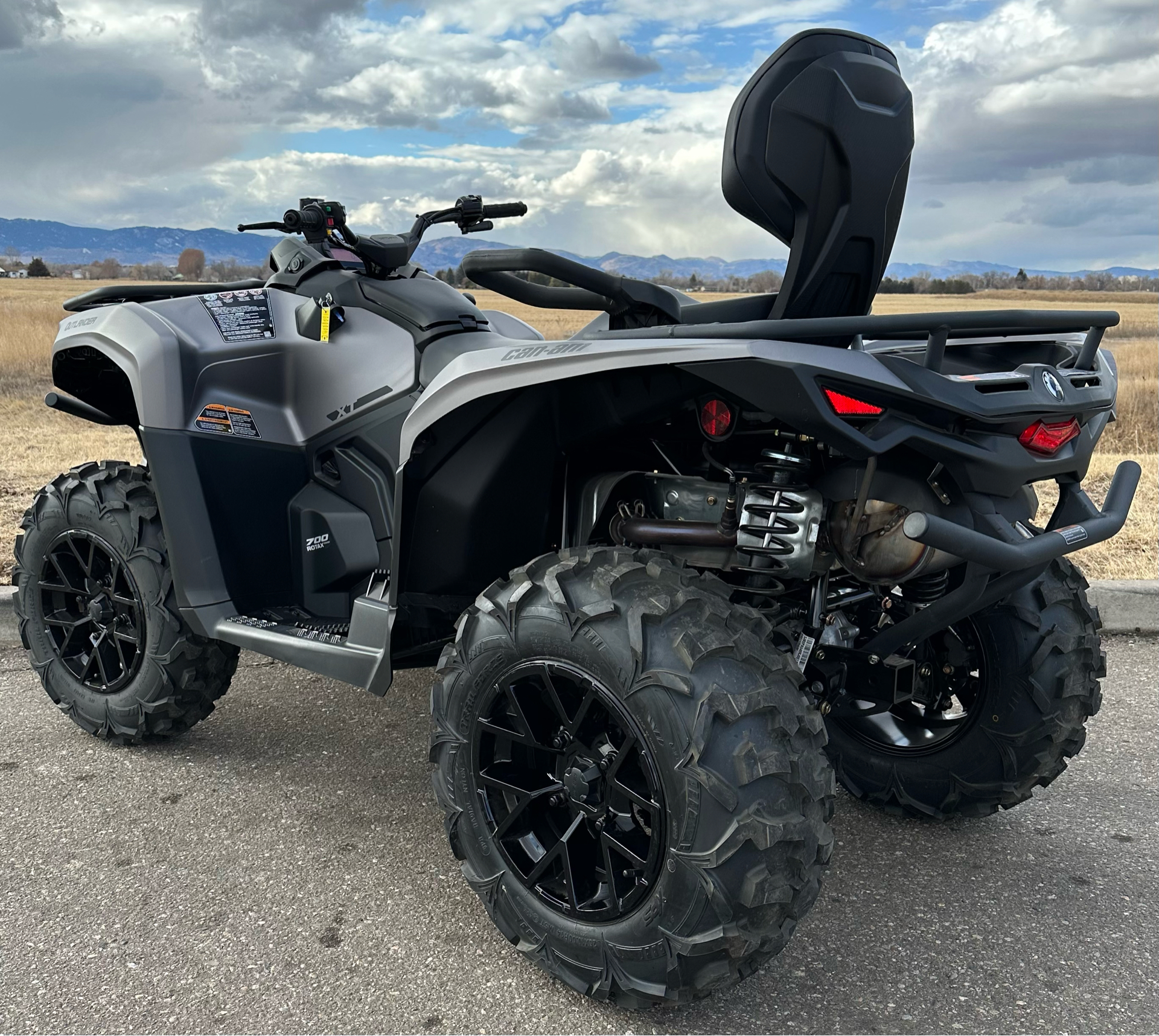 2024 Can-Am Outlander MAX XT 700 in Fort Collins, Colorado - Photo 7