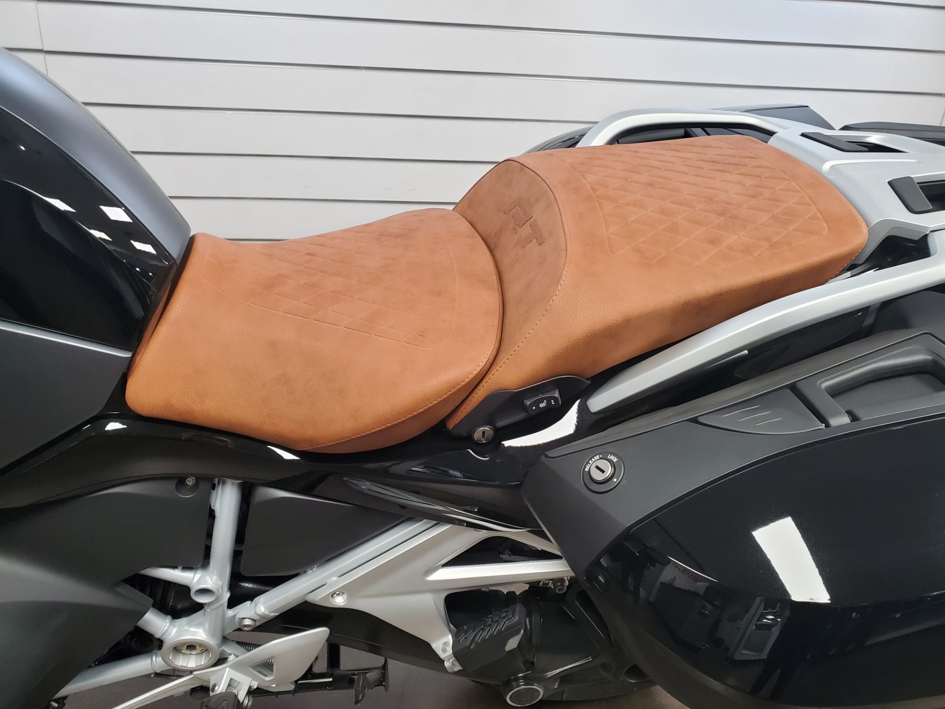 2023 BMW R 1250 RT in Fort Collins, Colorado - Photo 8