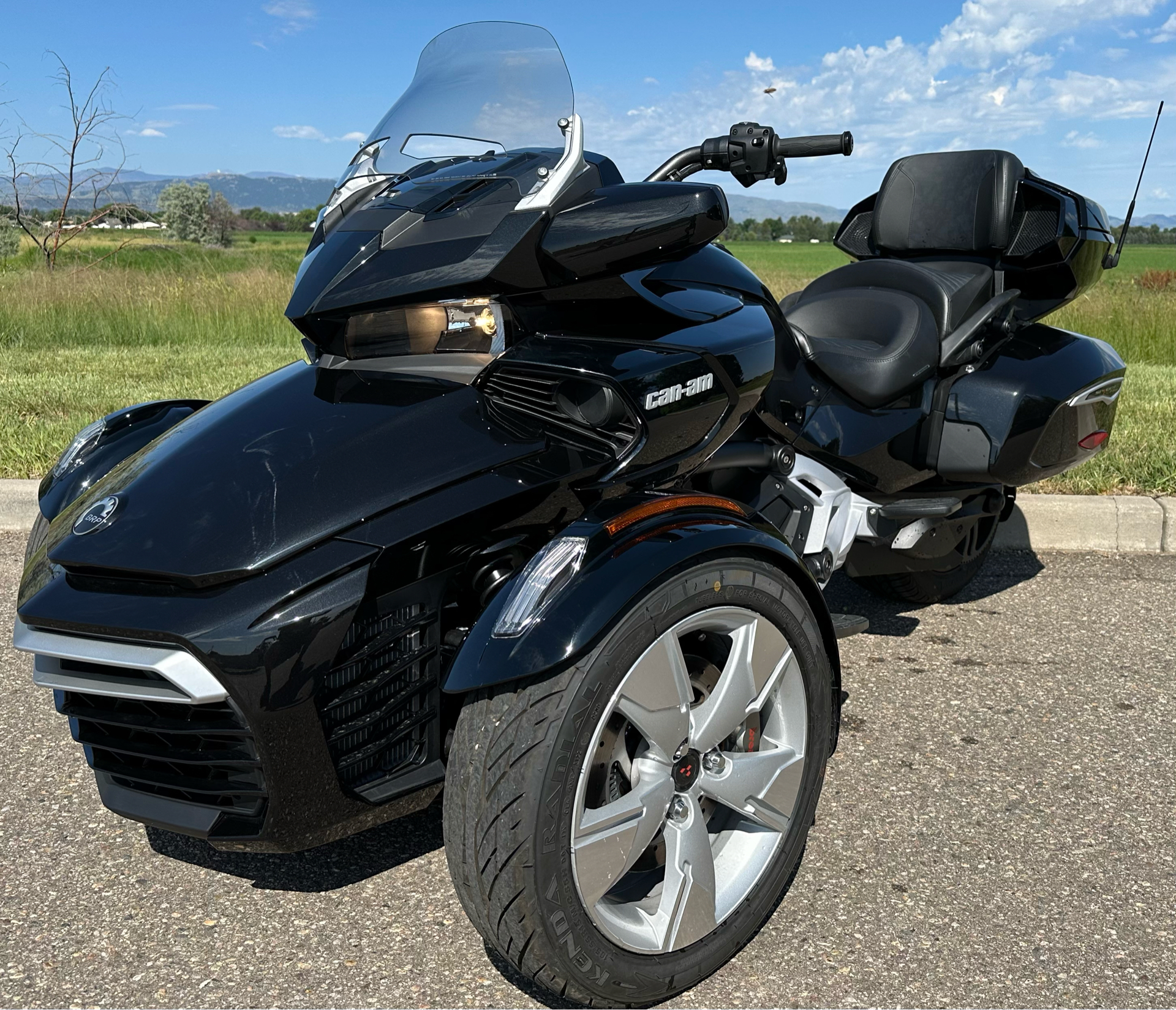 2023 Can-Am Spyder F3 Limited in Fort Collins, Colorado - Photo 2
