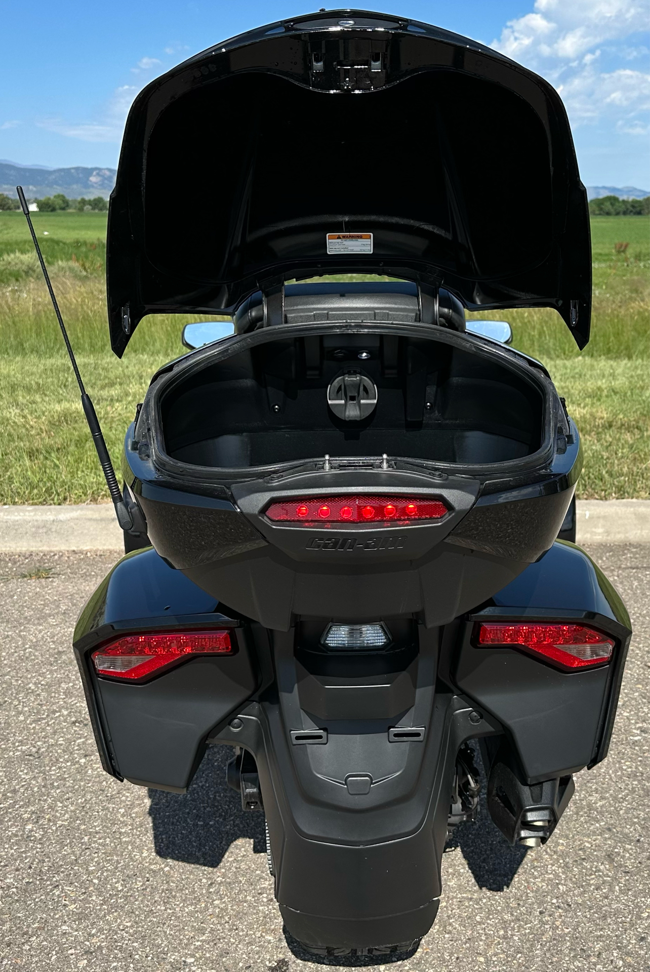 2023 Can-Am Spyder F3 Limited in Fort Collins, Colorado - Photo 9