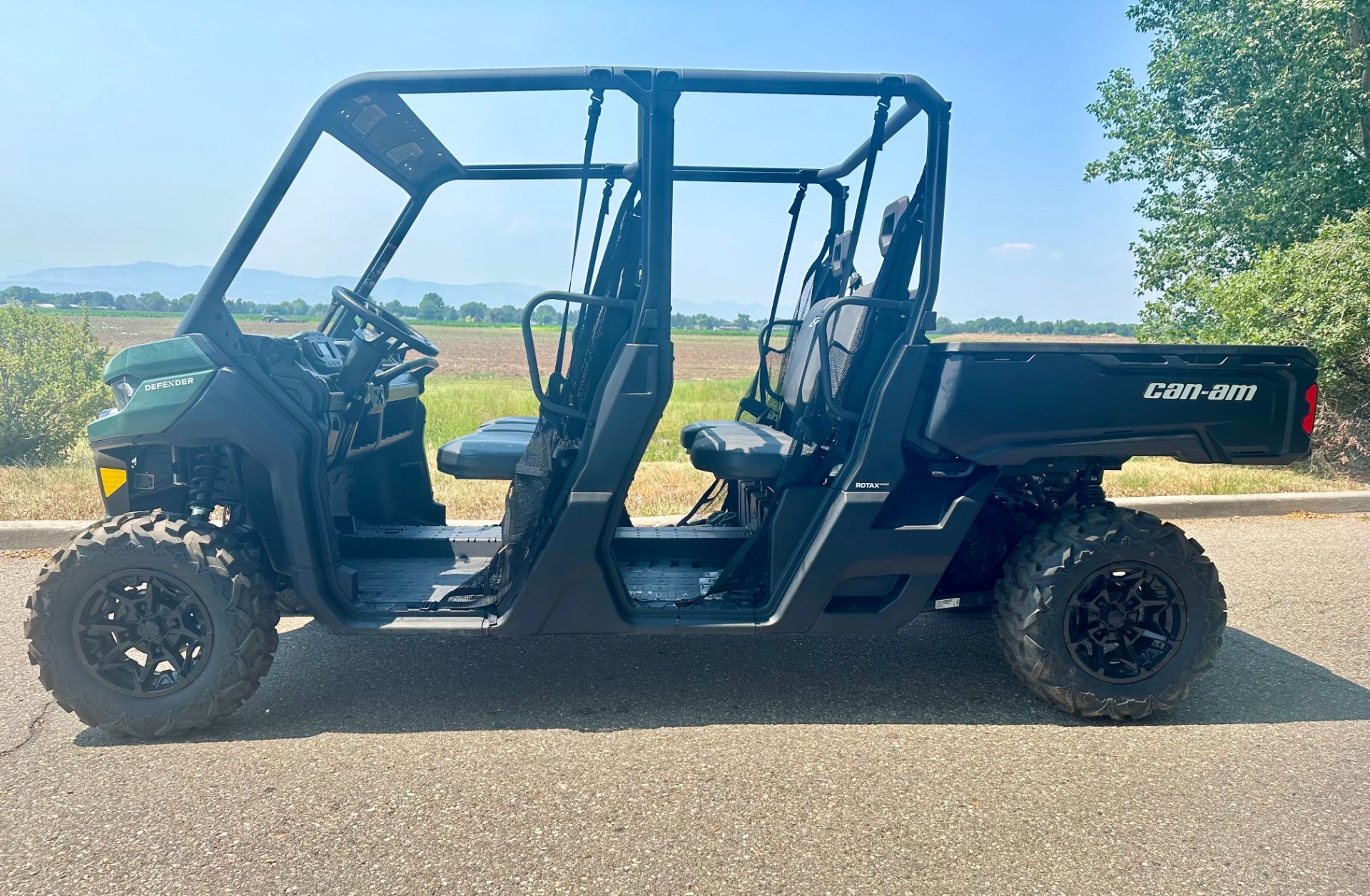 2023 Can-Am Defender MAX DPS HD9 in Fort Collins, Colorado - Photo 3