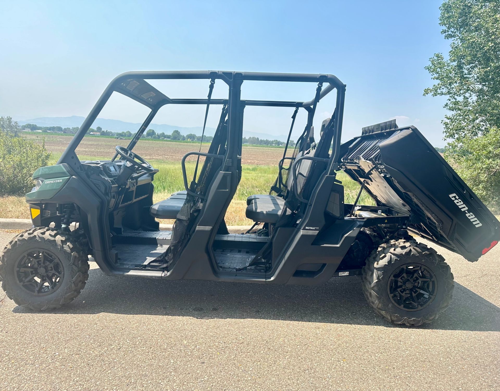 2023 Can-Am Defender MAX DPS HD9 in Fort Collins, Colorado - Photo 2