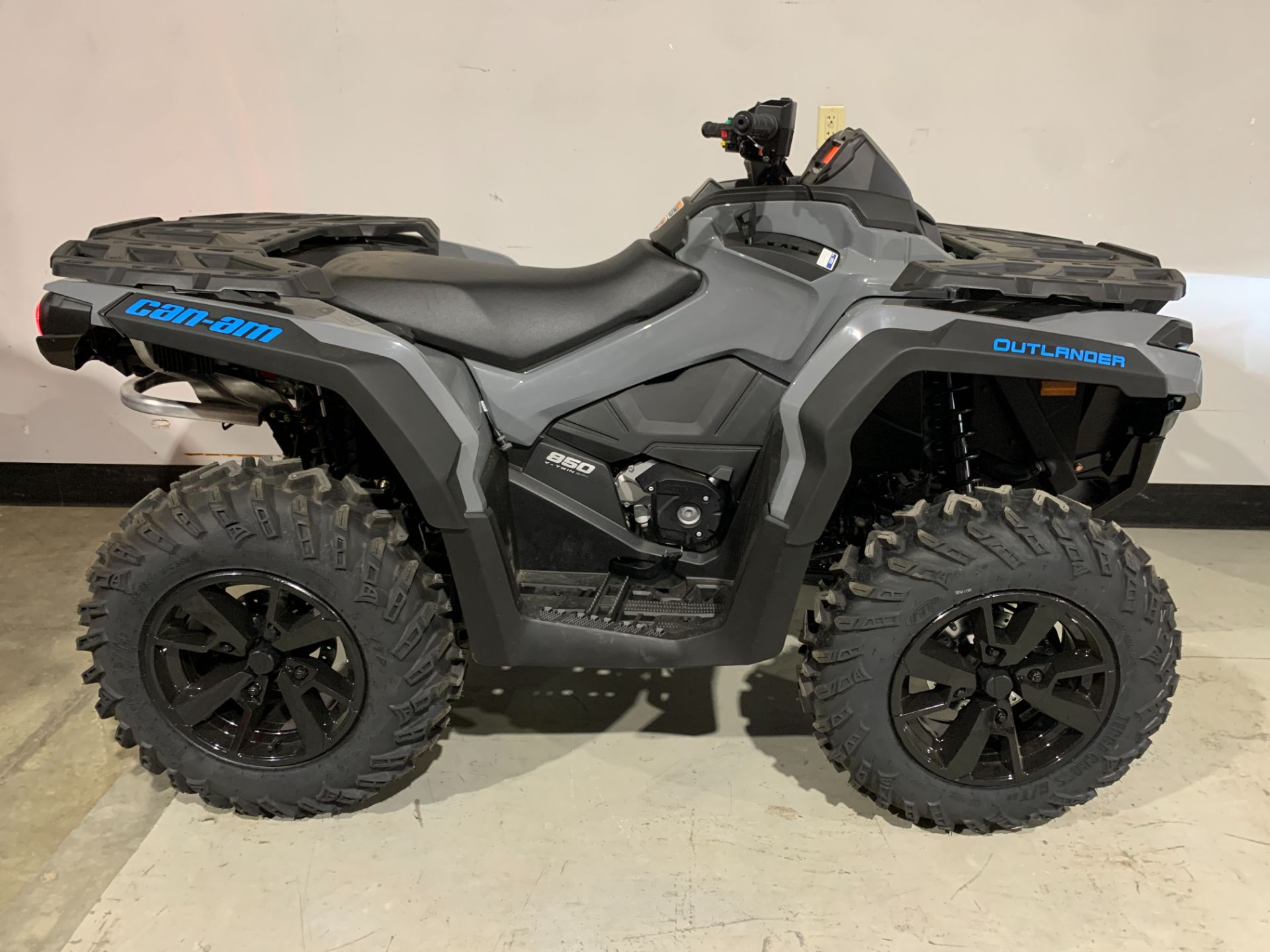 2023 Can-Am Outlander DPS 850 in Fort Collins, Colorado - Photo 1