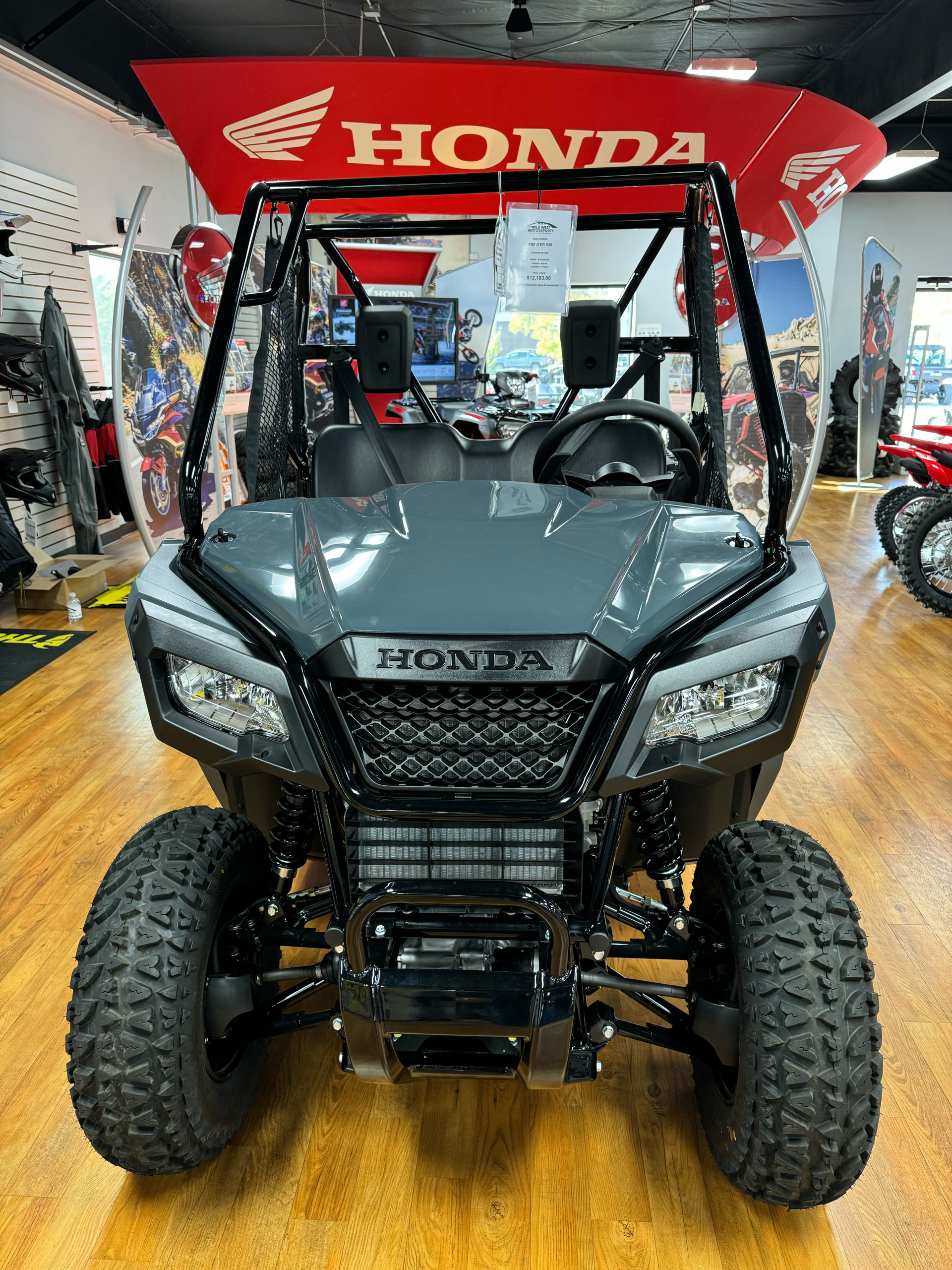 2025 Honda Pioneer 520 in Greeley, Colorado - Photo 2