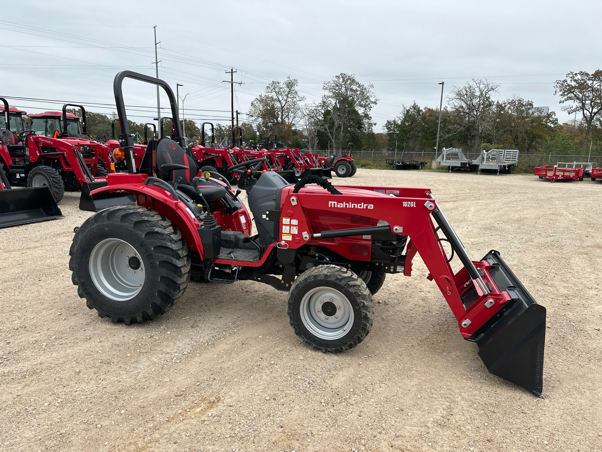 2023 Mahindra 1626 SHUTTLE in Bastrop, Texas - Photo 2