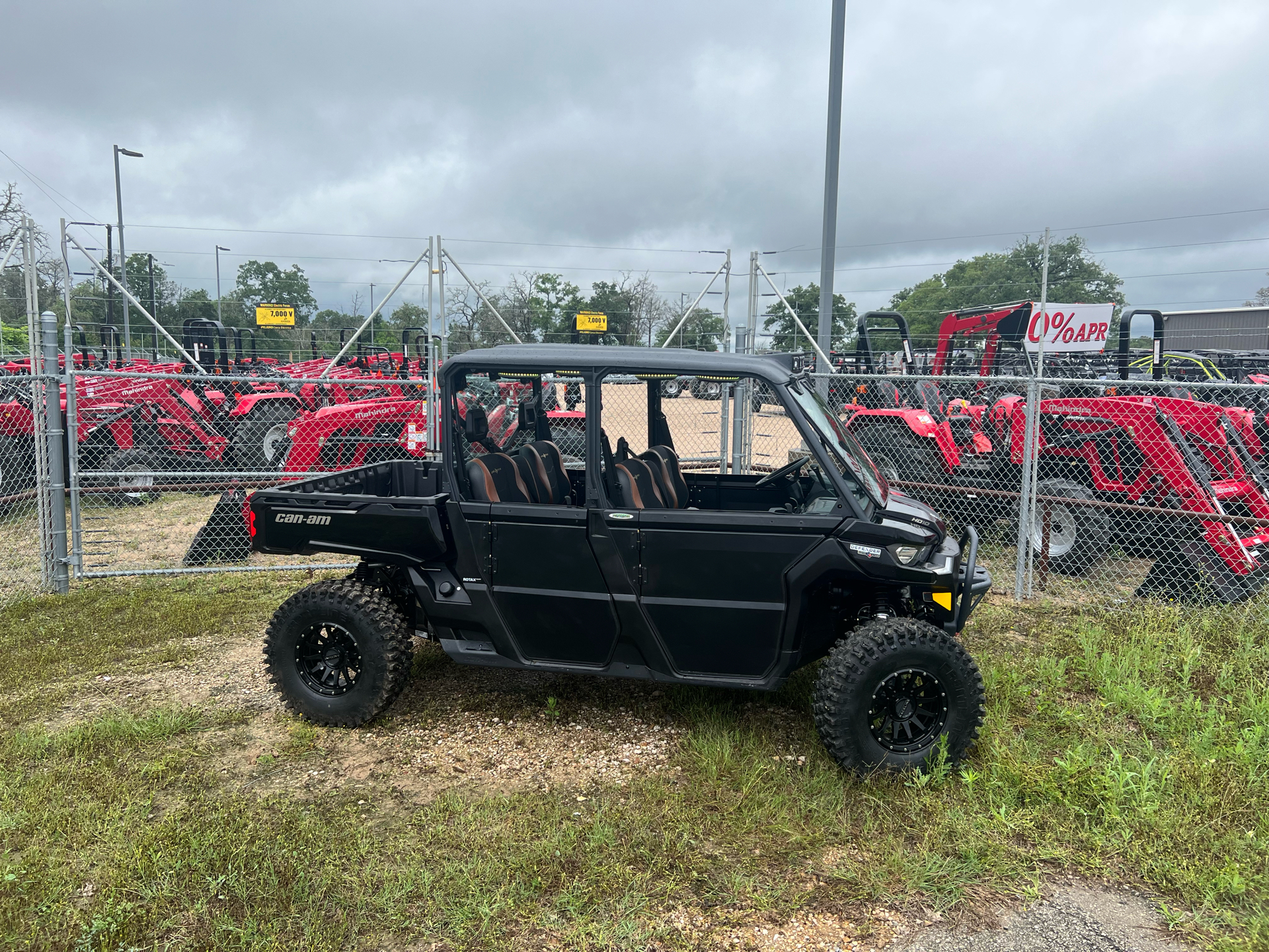2023 Can-Am Defender MAX Lone Star HD10 in Bastrop, Texas - Photo 6