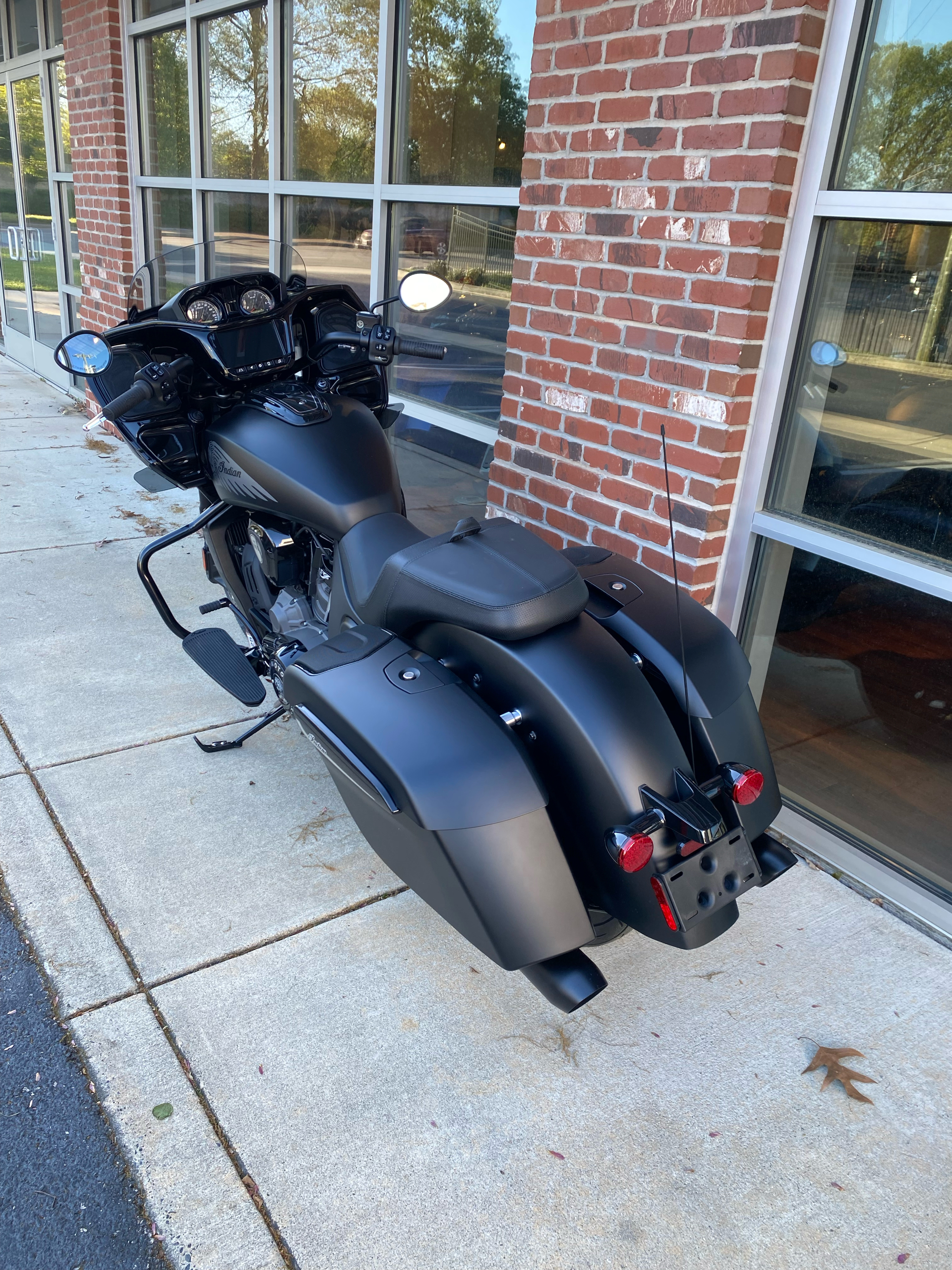 2024 Indian Motorcycle Challenger® Dark Horse® with PowerBand Audio Package in Newport News, Virginia - Photo 4